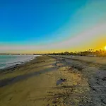 Ith Santa Barbara Beach Hostel