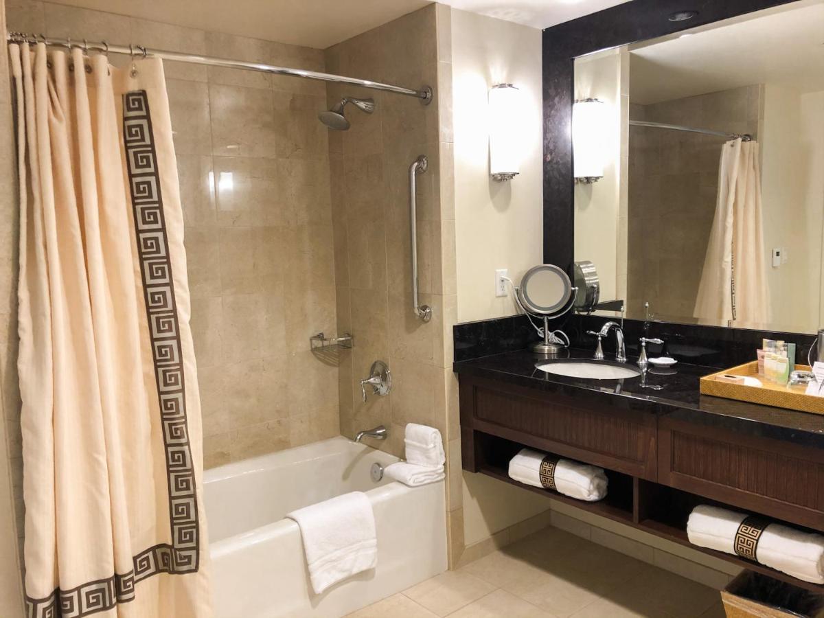 Santa Barbara Inn Hotel 4*
