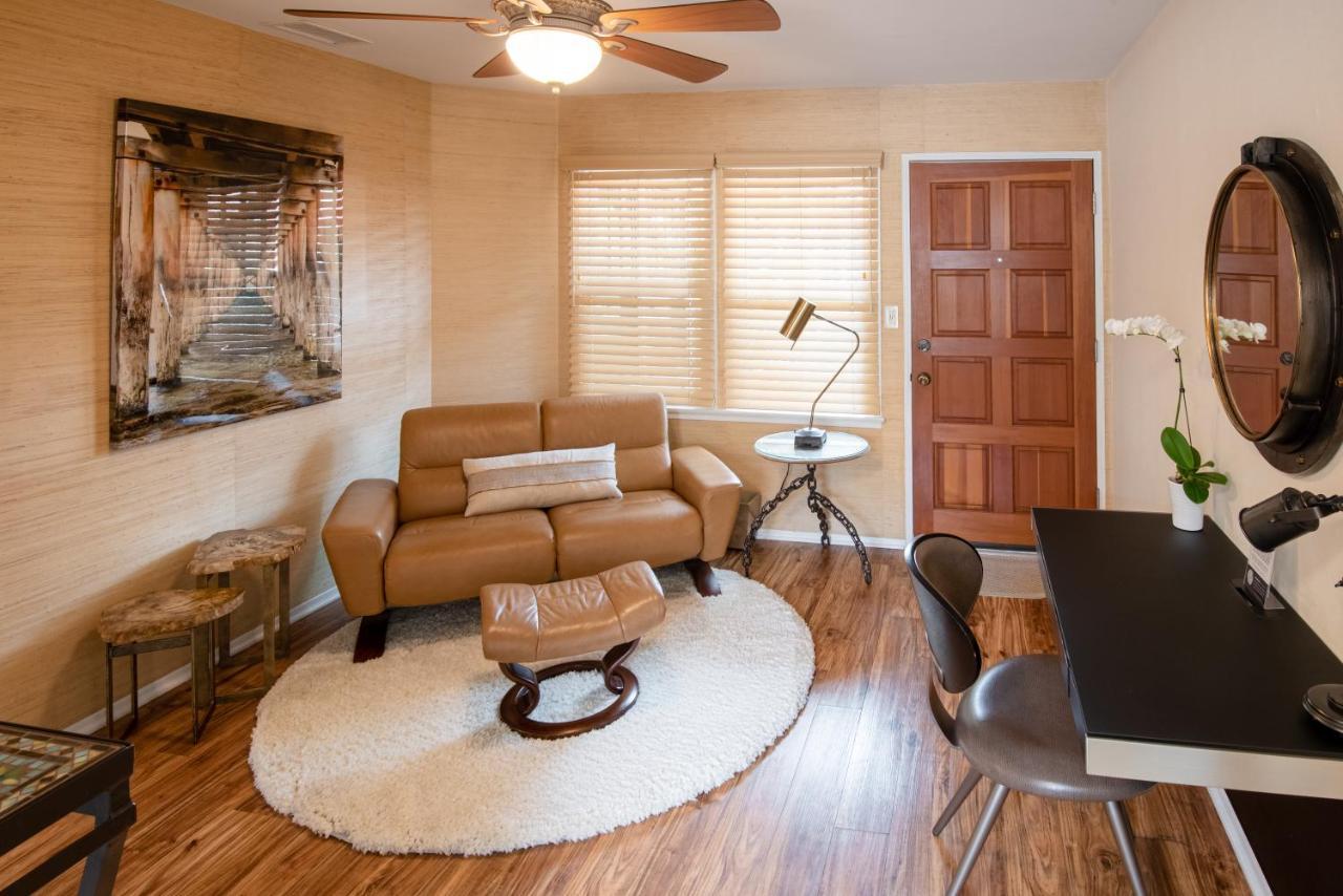 Harbor House Inn 3*