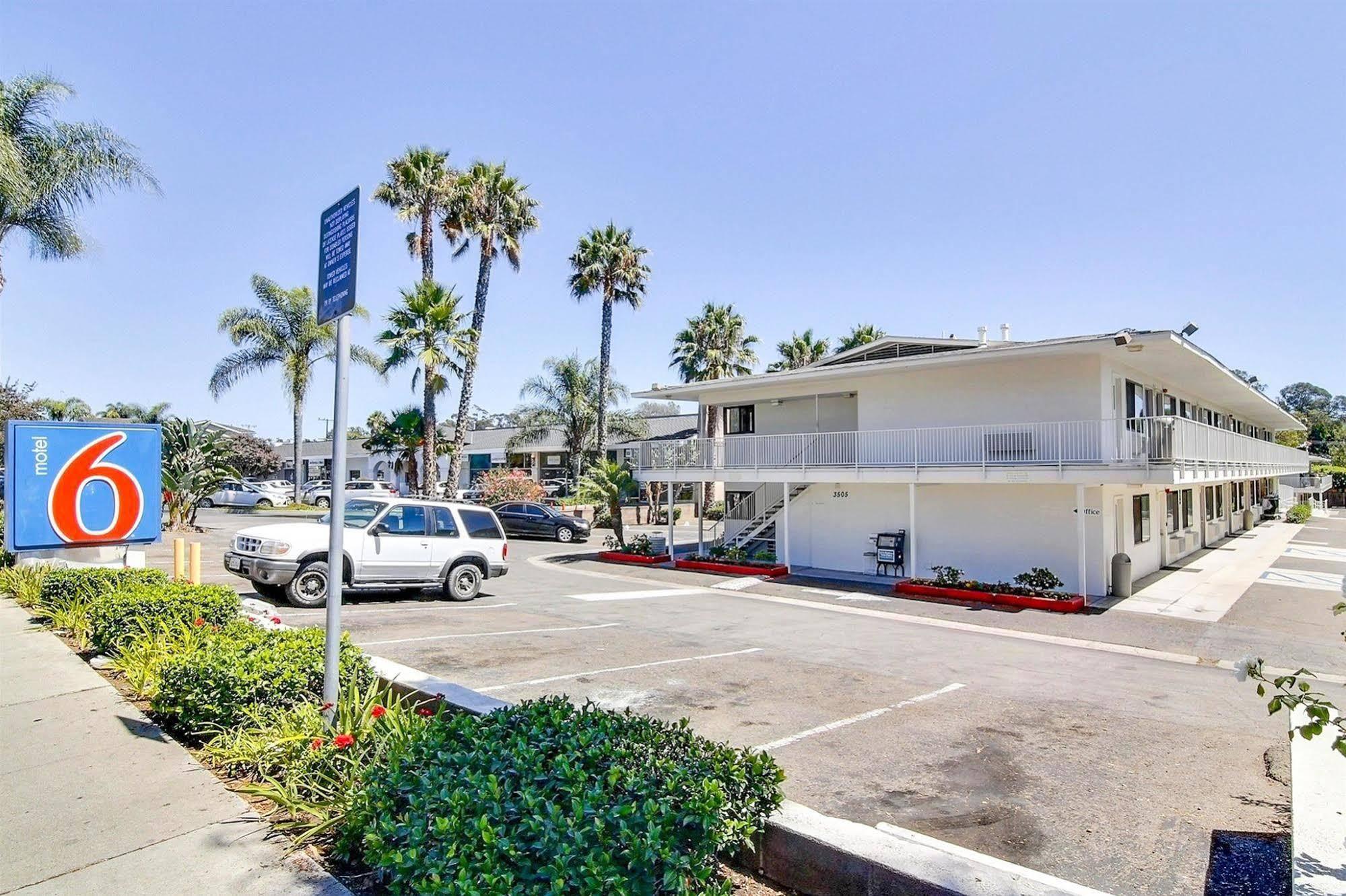 Hotel 6-santa Barbara, Ca - State Street
