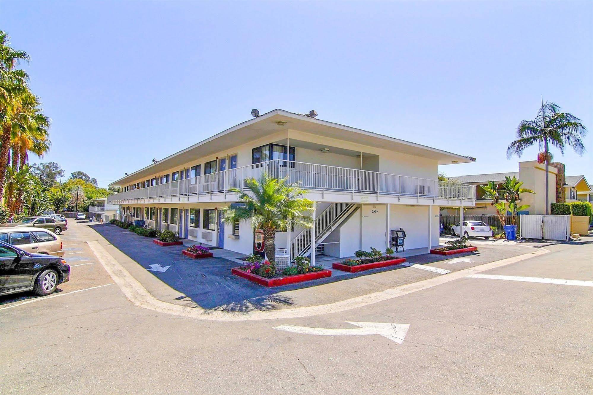 Hotel 6-santa Barbara, Ca - State Street 2*