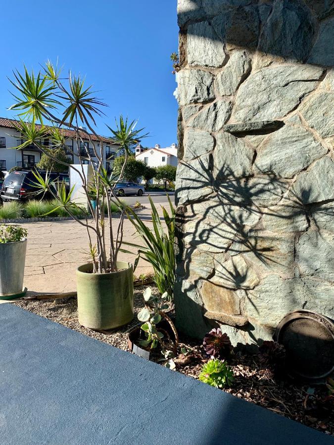 At East 2* Santa Barbara