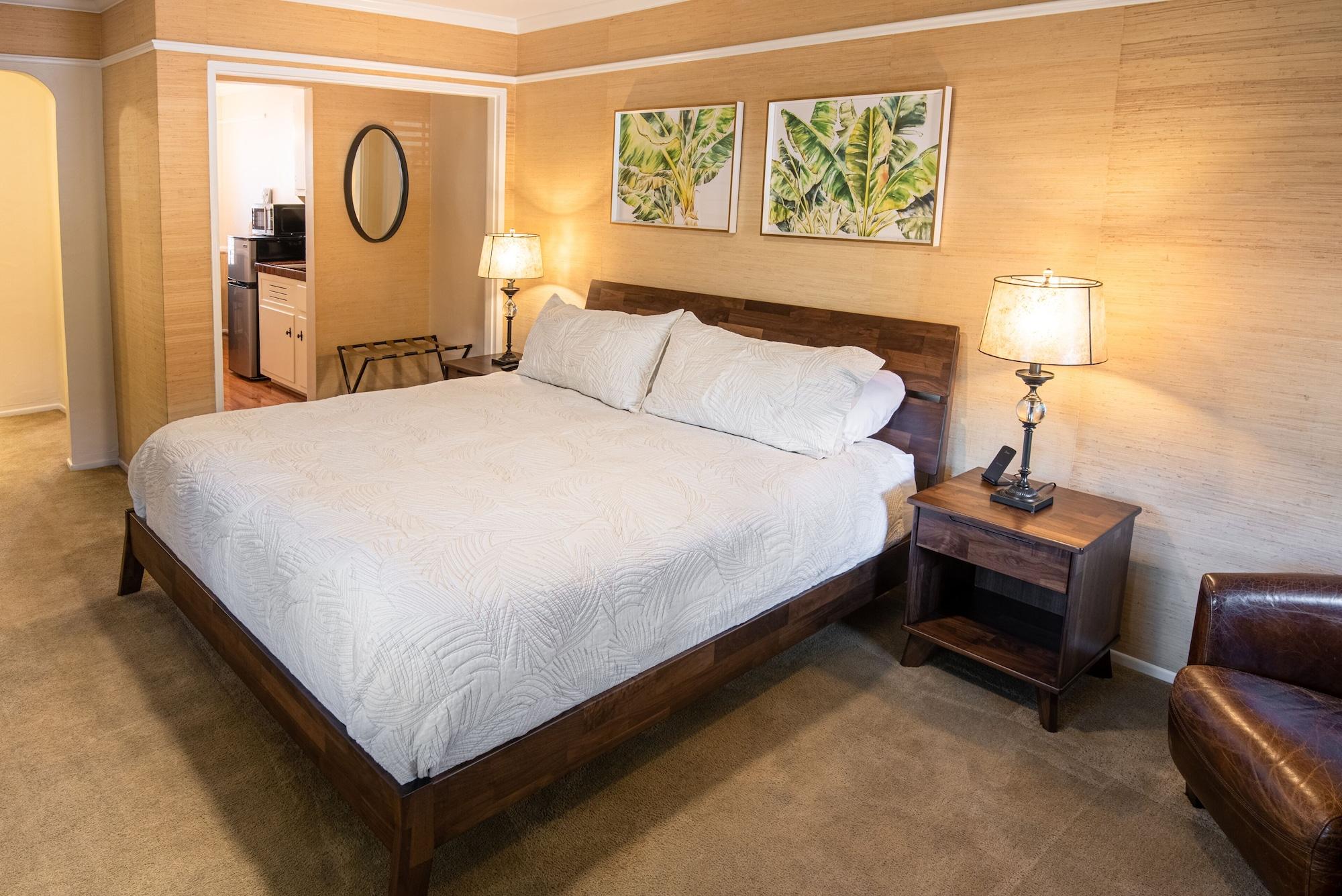 Harbor House Inn