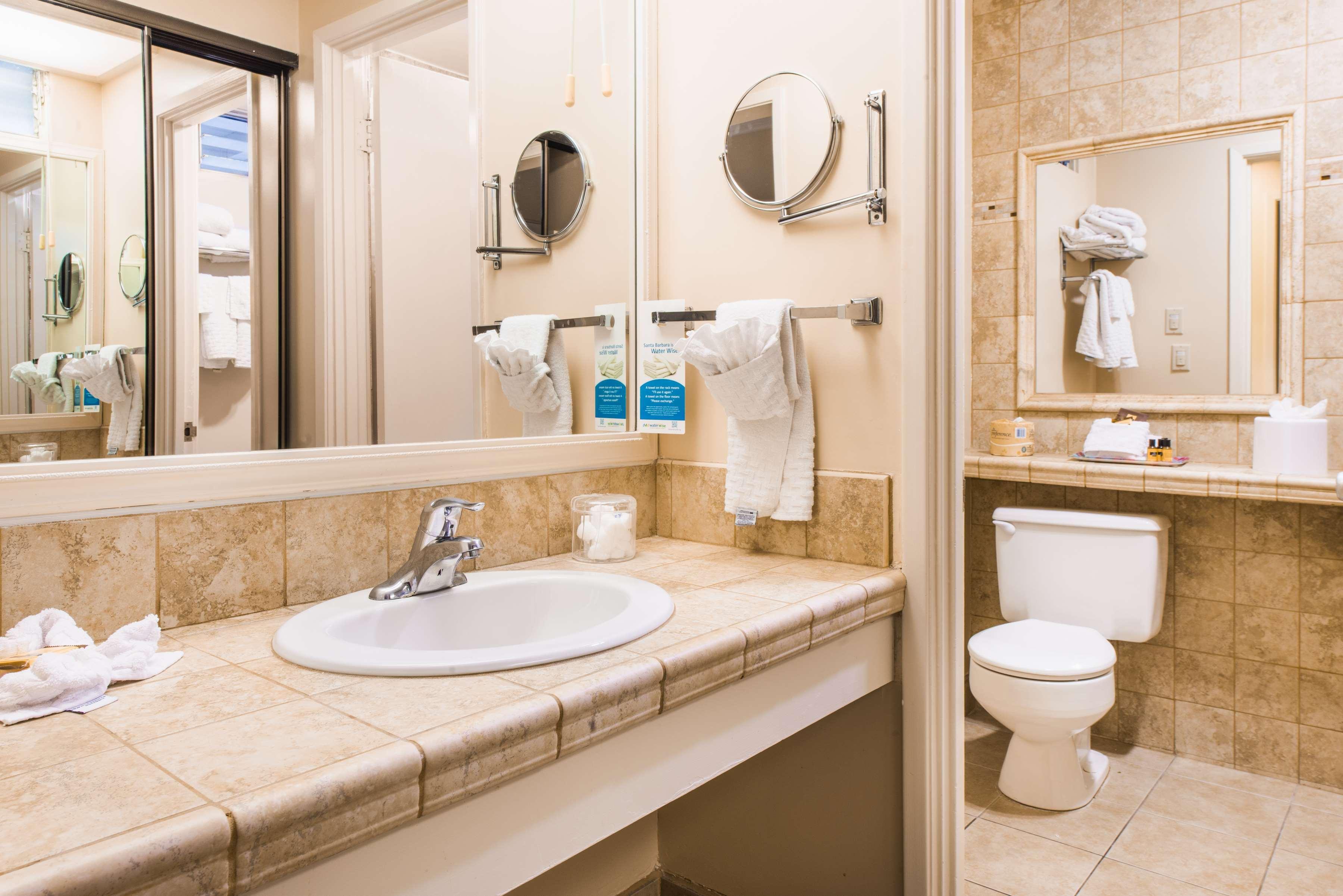Western Pepper Tree Hotel