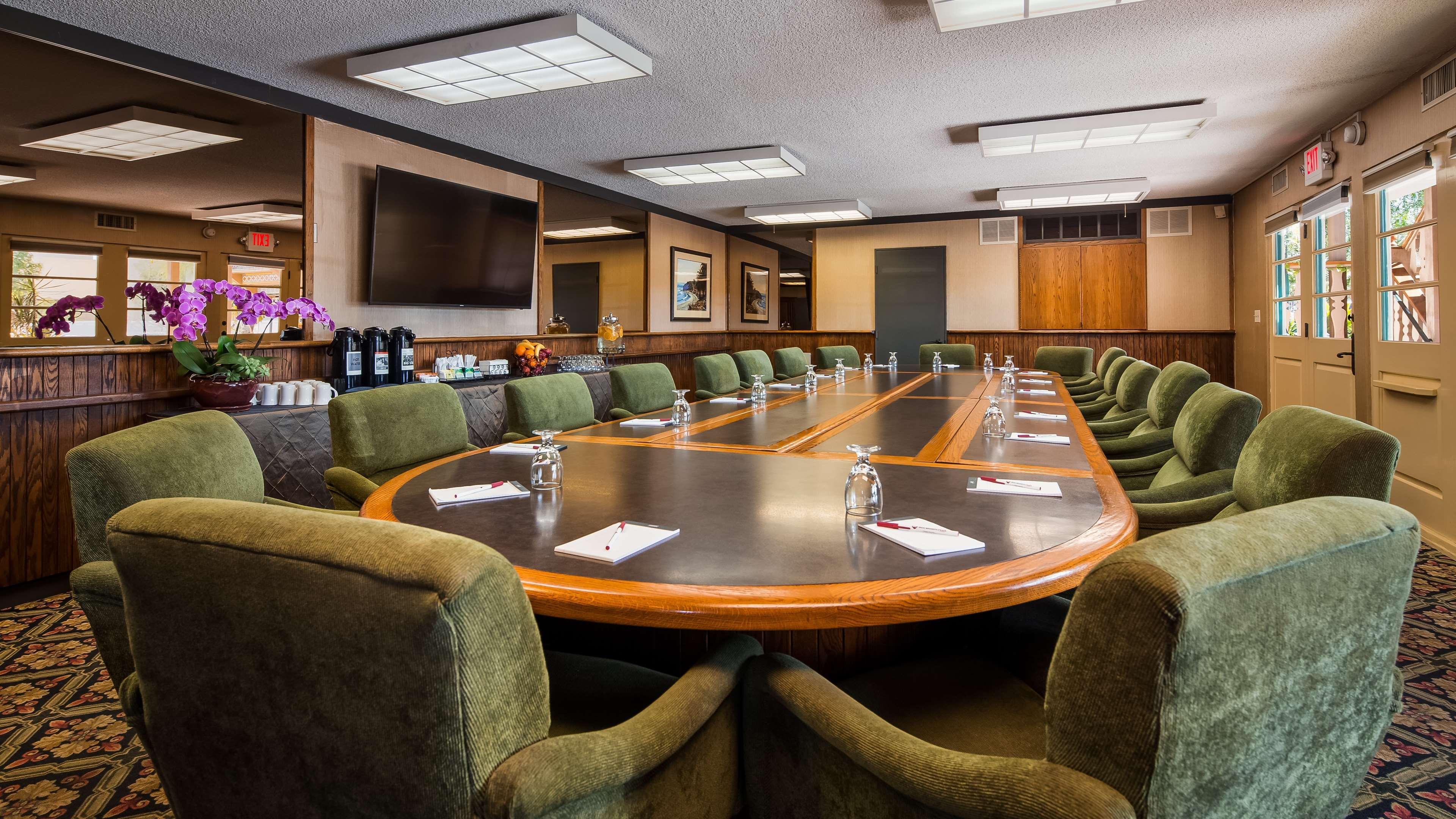 Western Pepper Tree Hotel