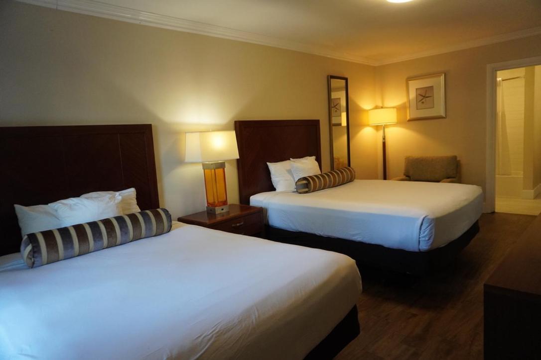 Rose Garden Motel 2*