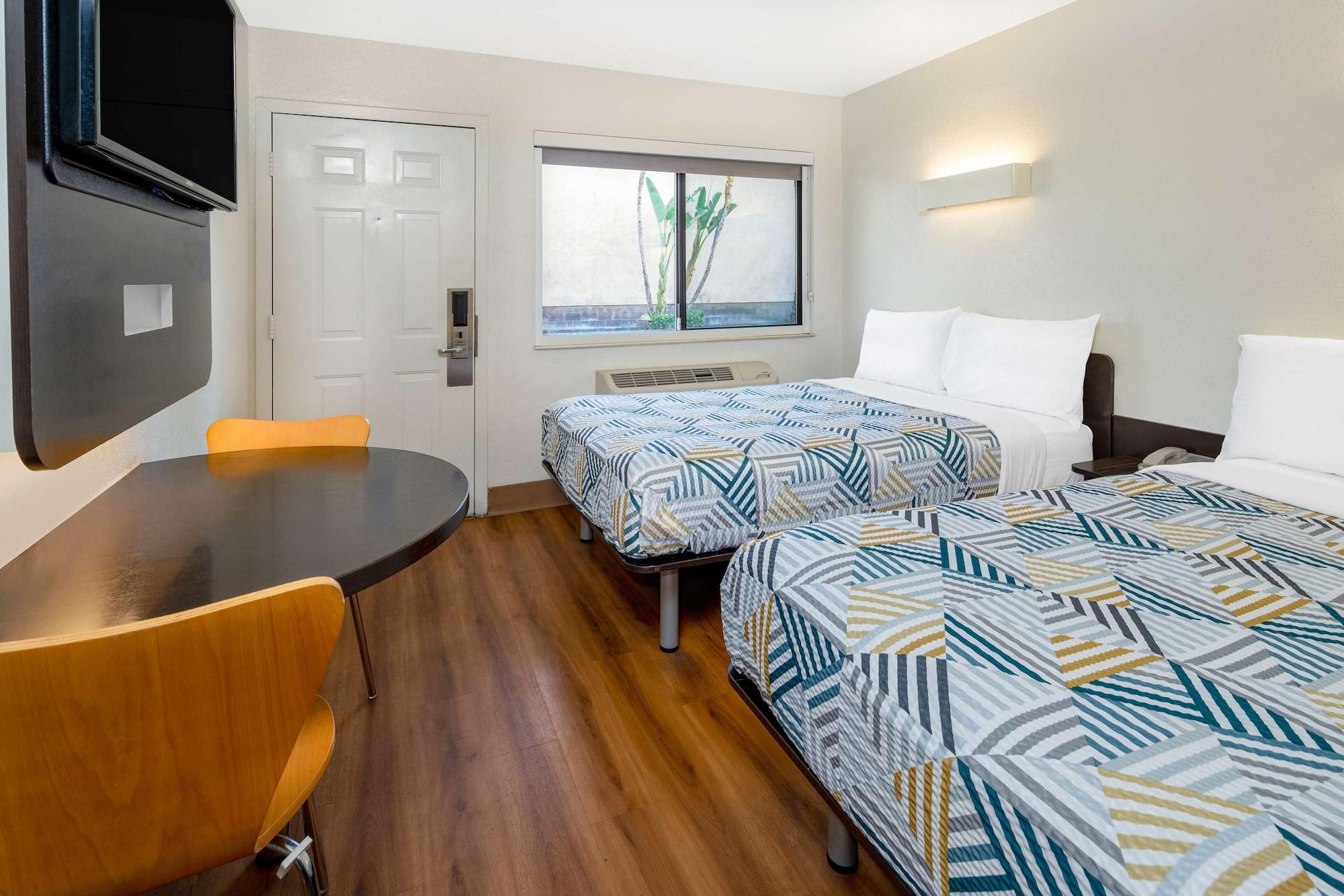 6-santa Barbara, Ca - State Street Hotel