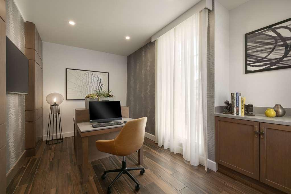 Hyatt Place Hotel 4*