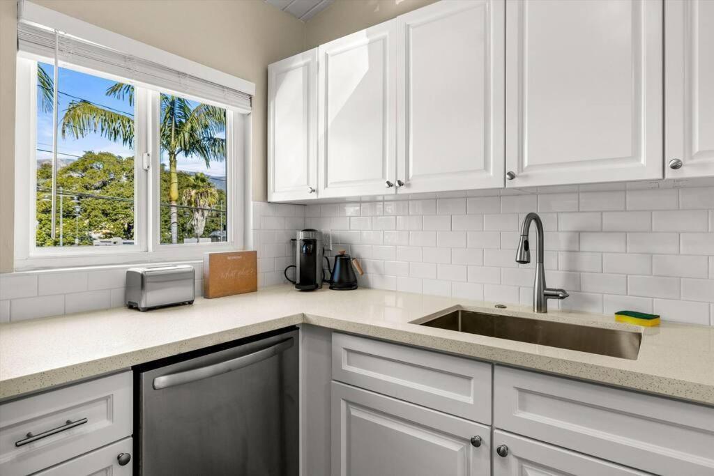 New 2 Bed Close To Downtown And *