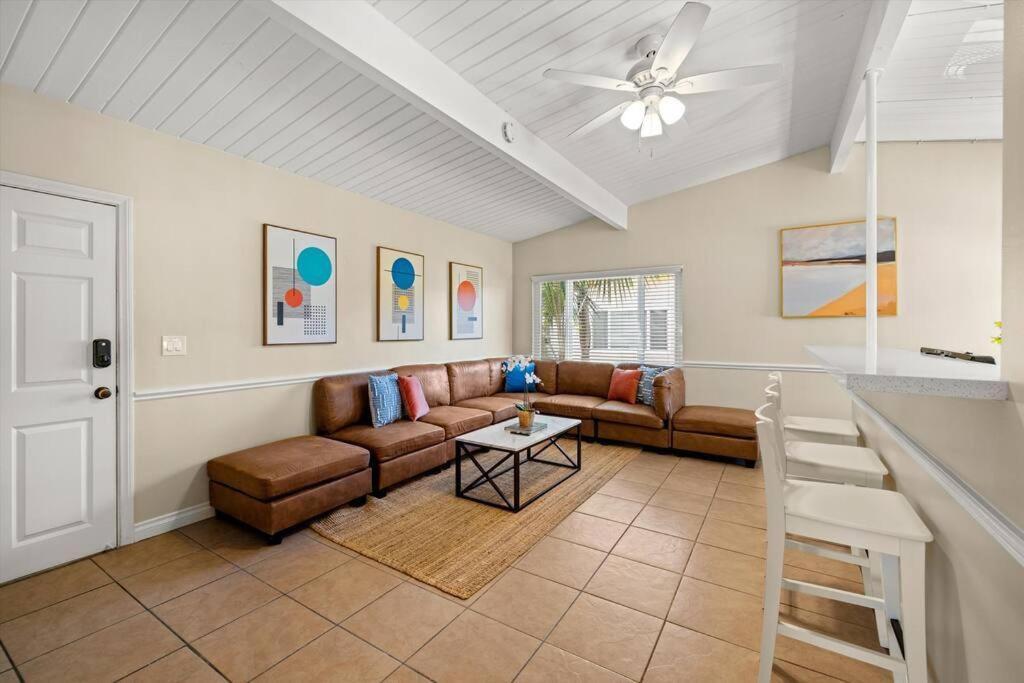 New 2 Bed Close To Downtown And * Santa Barbara