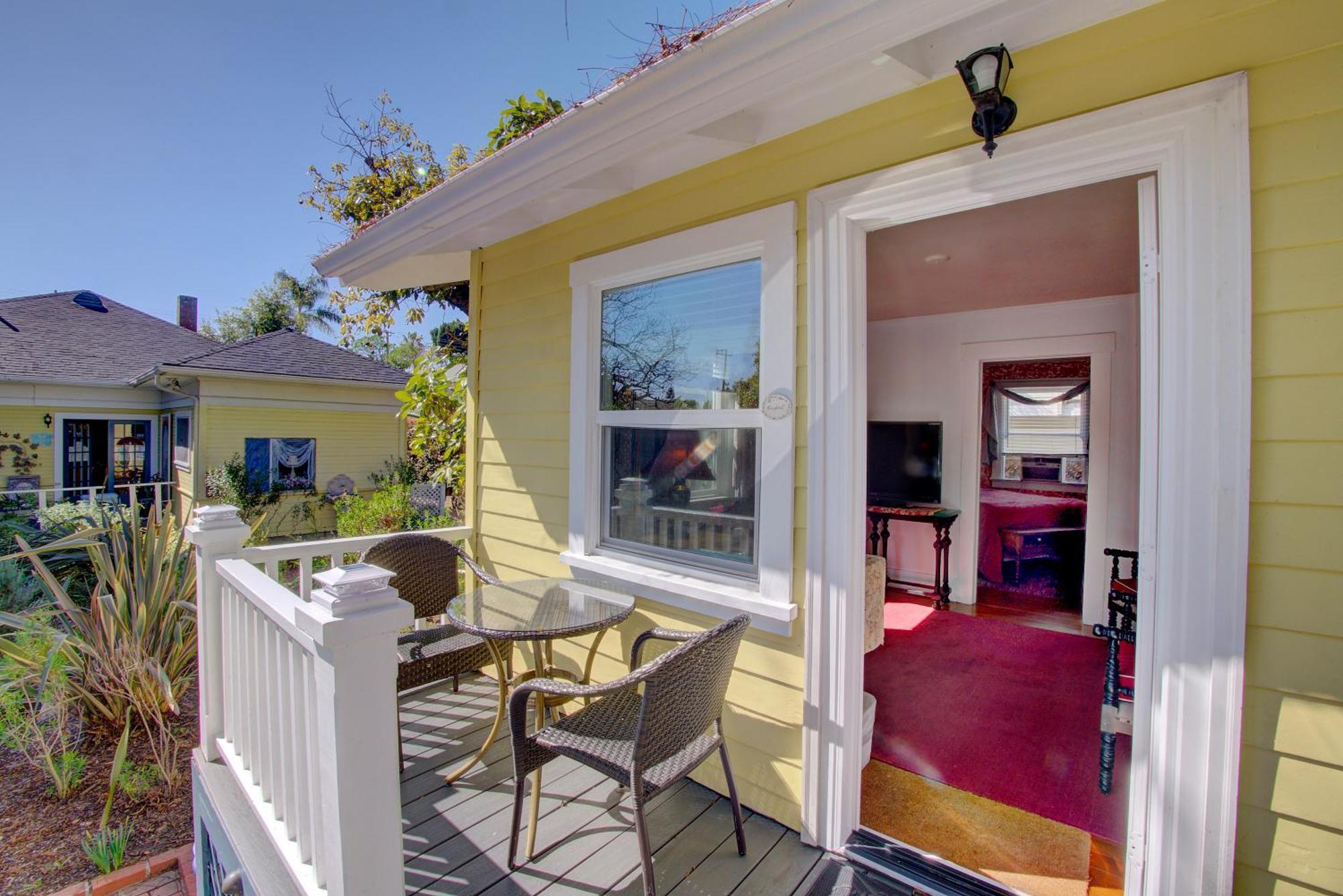 Secret Garden & Bed & Breakfast Santa Barbara