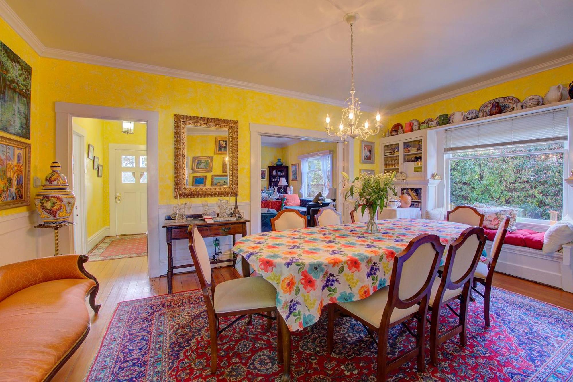 Secret Garden & Bed & Breakfast