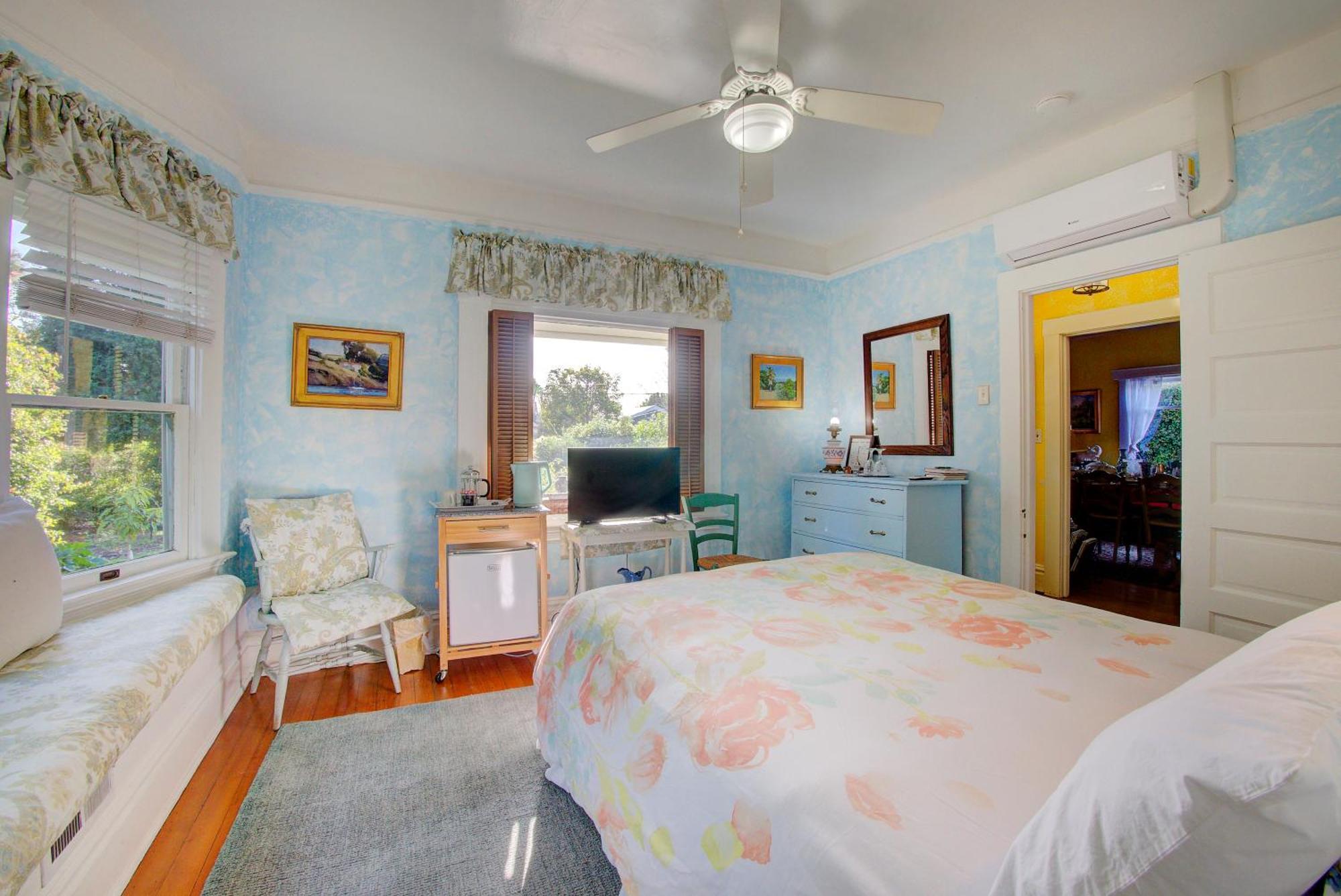 Secret Garden & Bed & Breakfast Santa Barbara