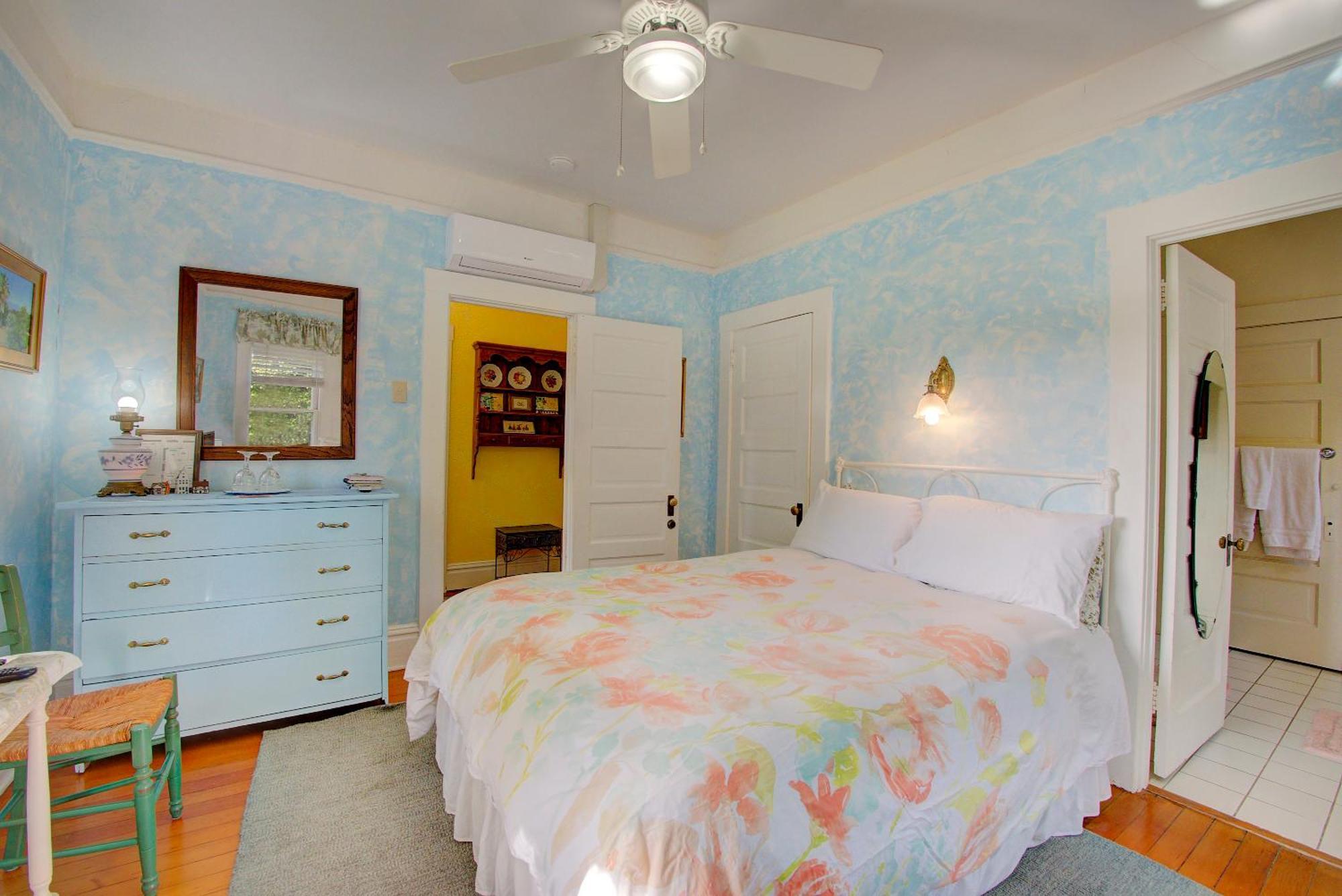 Secret Garden & Bed & Breakfast