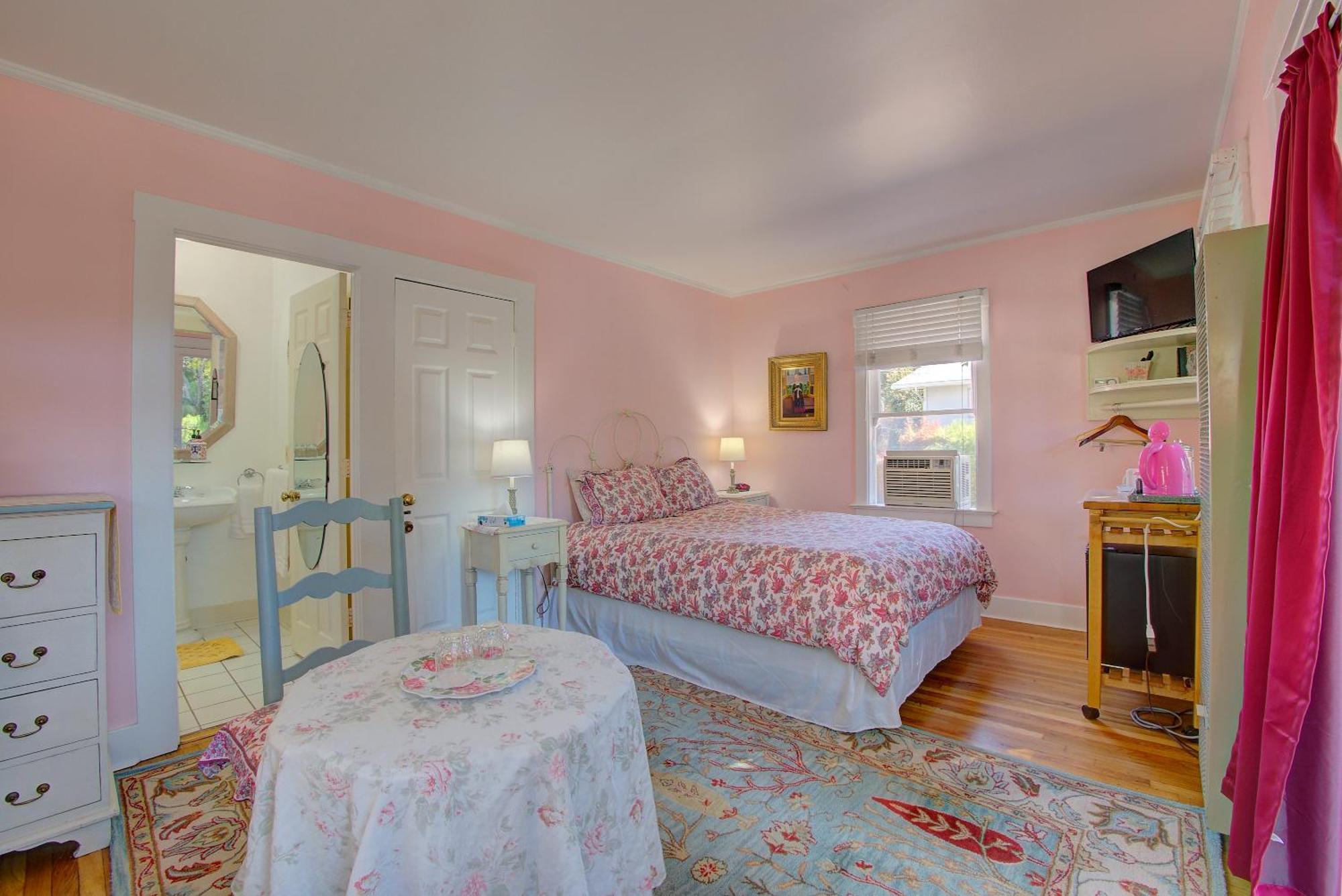 Secret Garden & Bed & Breakfast Santa Barbara