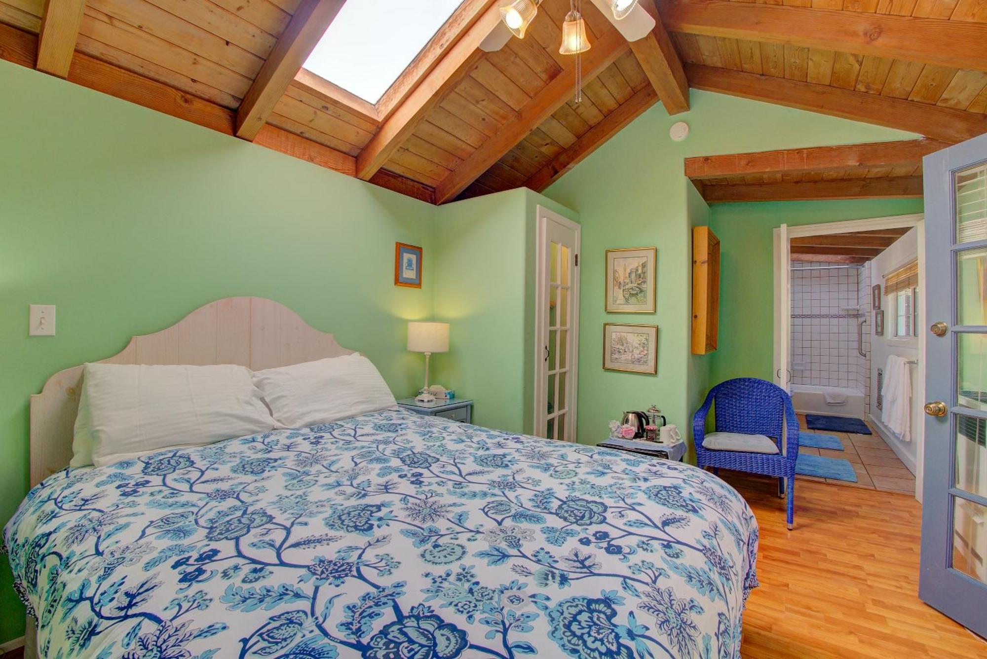 Secret Garden & Bed & Breakfast 2*