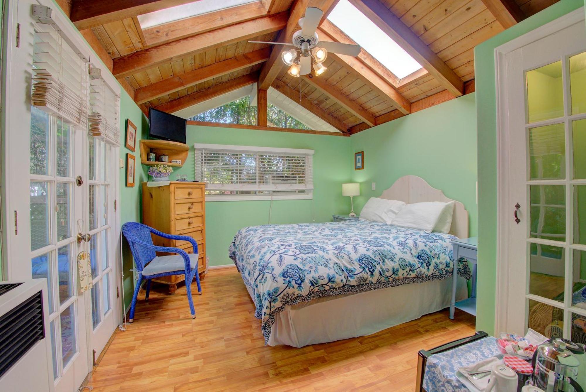 Bed & Breakfast Secret Garden & Santa Barbara