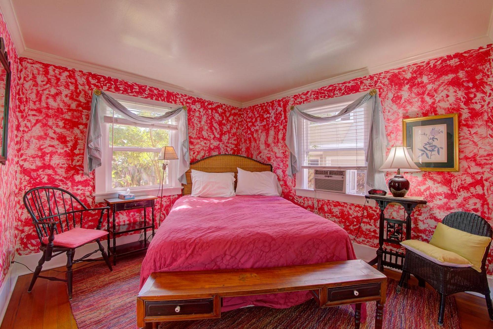 Secret Garden & Bed & Breakfast 2*