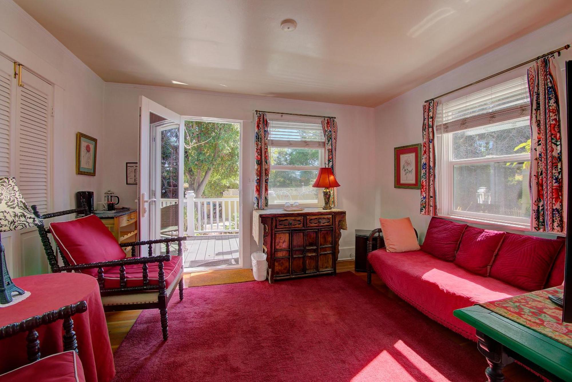 Secret Garden & Bed & Breakfast Santa Barbara