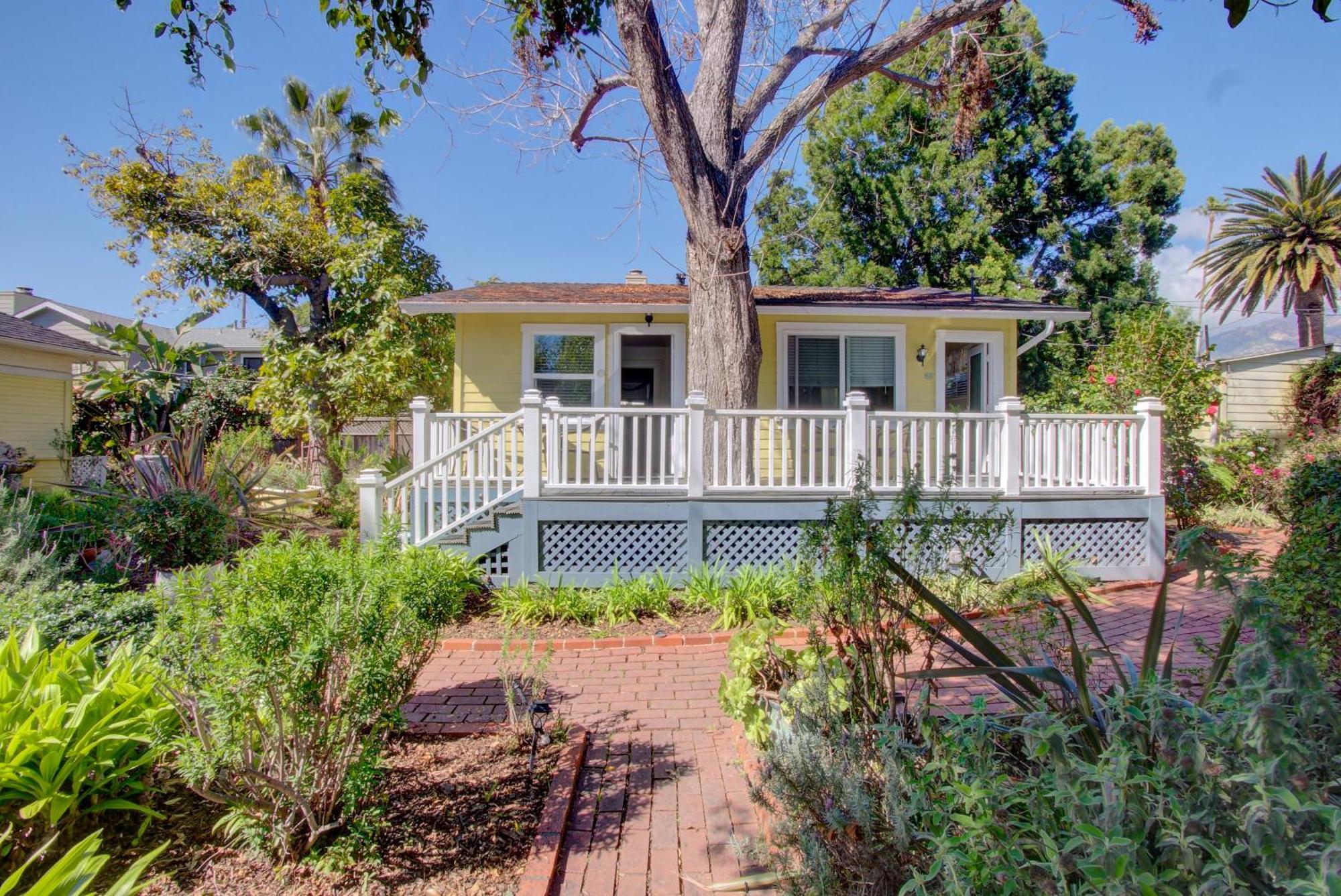 Secret Garden & 2* Santa Barbara