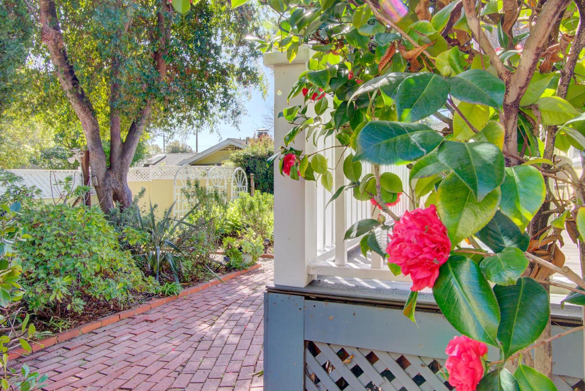 Bed & Breakfast Secret Garden & Santa Barbara
