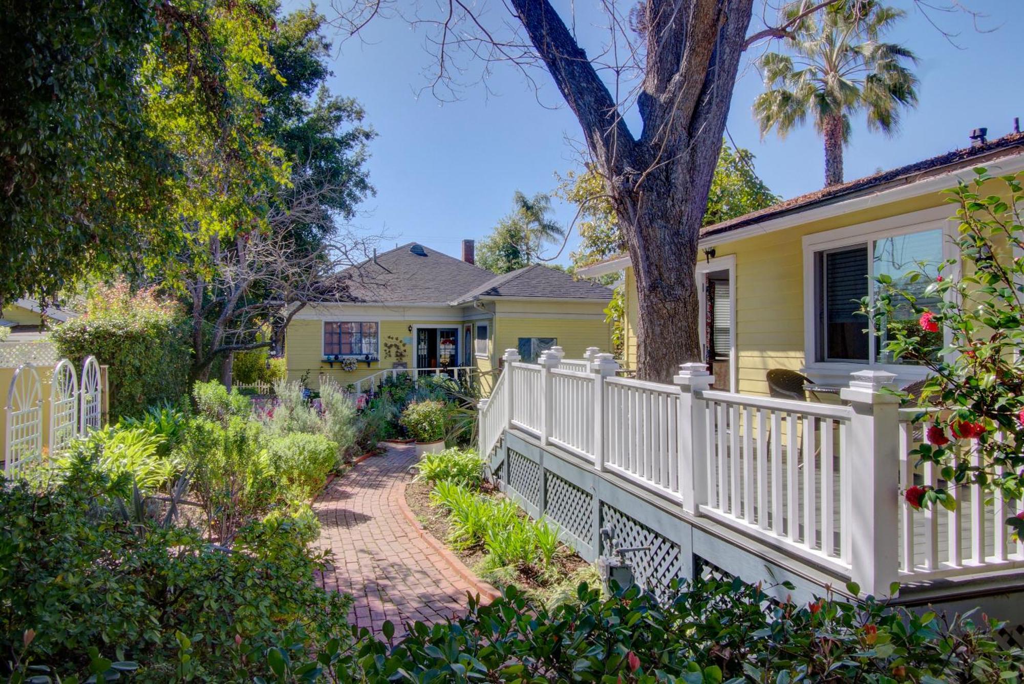 Secret Garden & Bed & Breakfast Santa Barbara