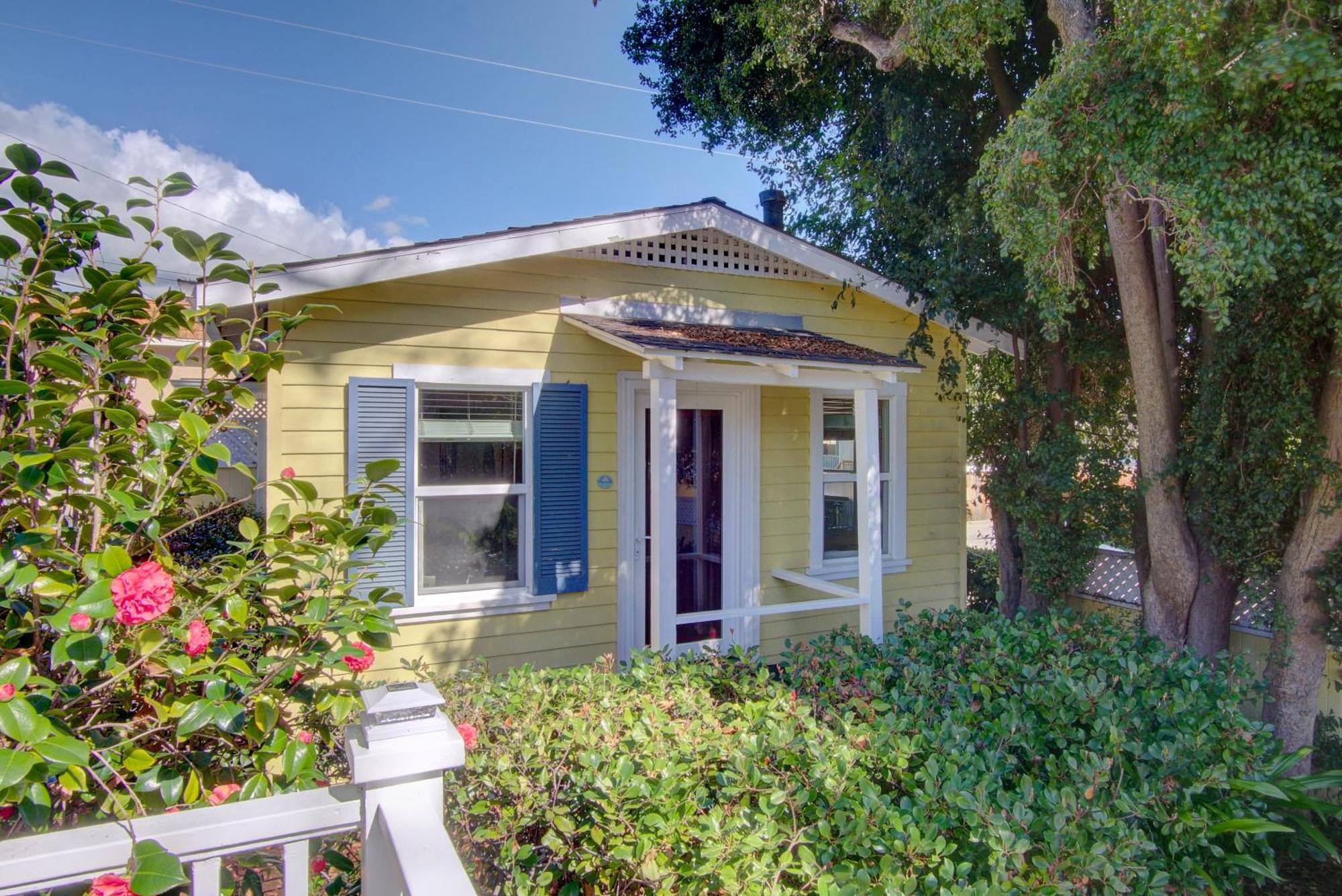 Bed & Breakfast Secret Garden & 2*