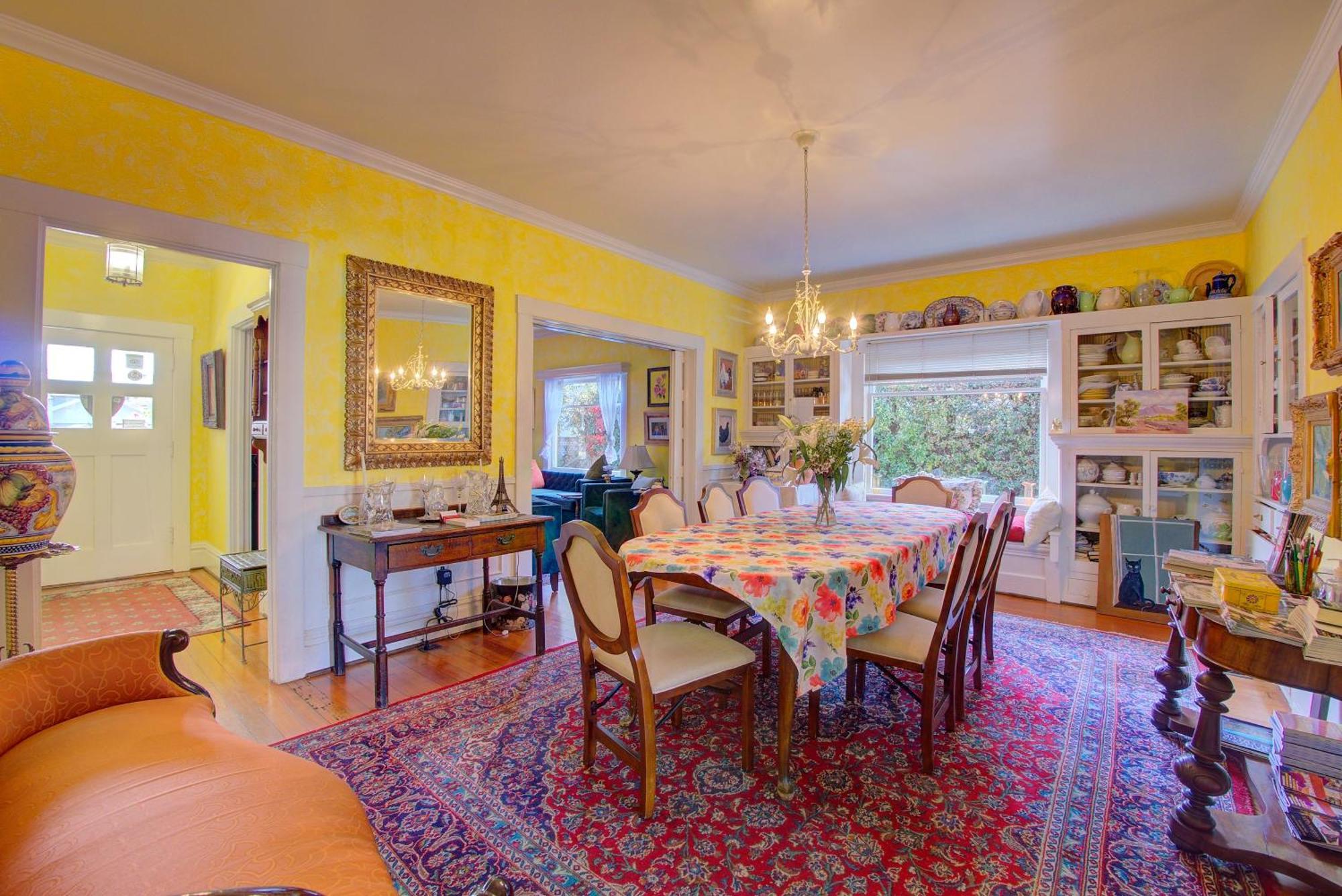 Secret Garden & Bed & Breakfast Santa Barbara