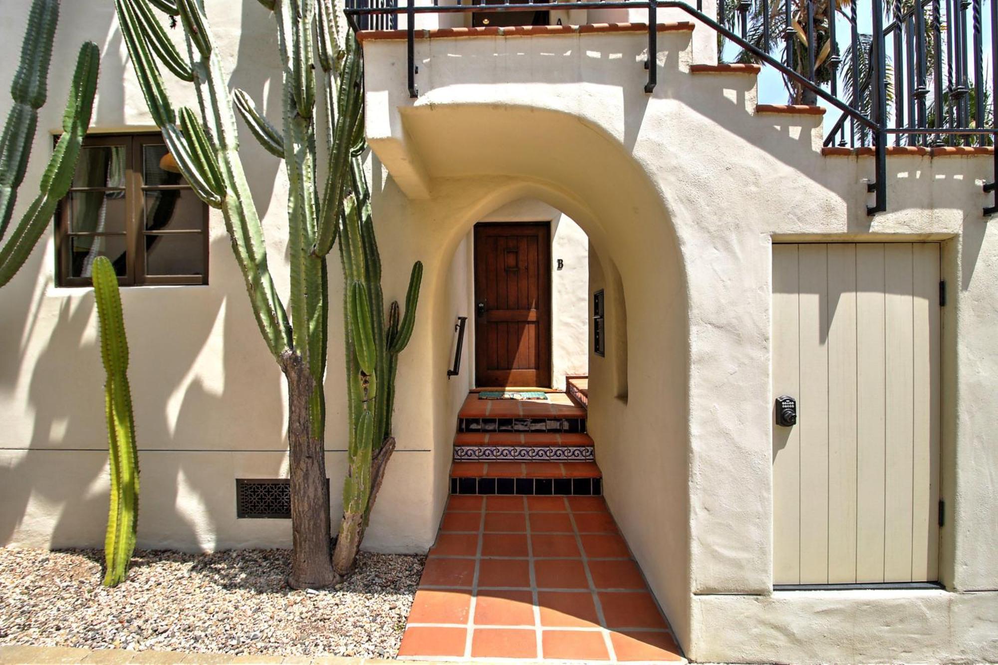 West 5 Villa *