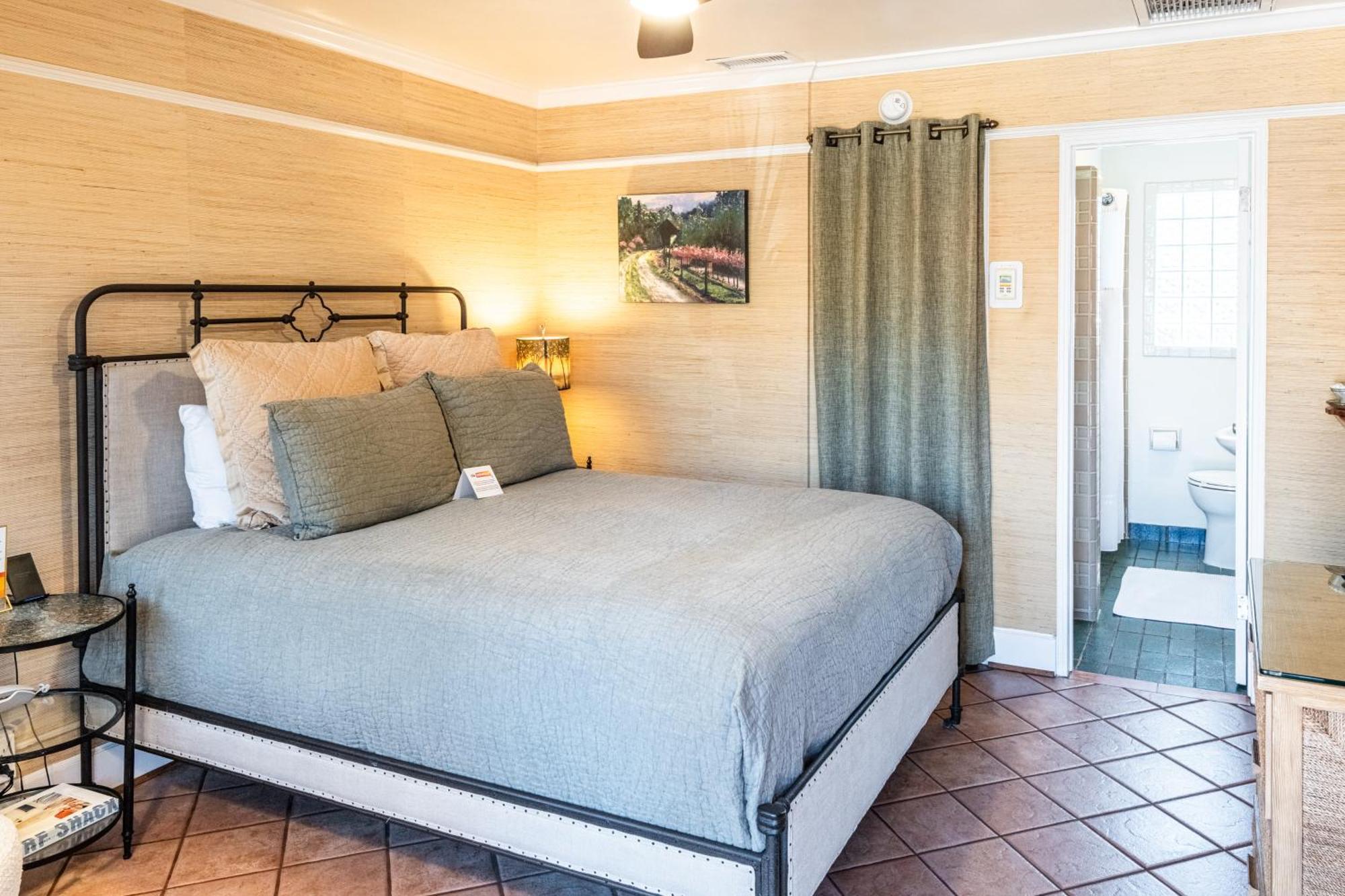 Inn Harbor House