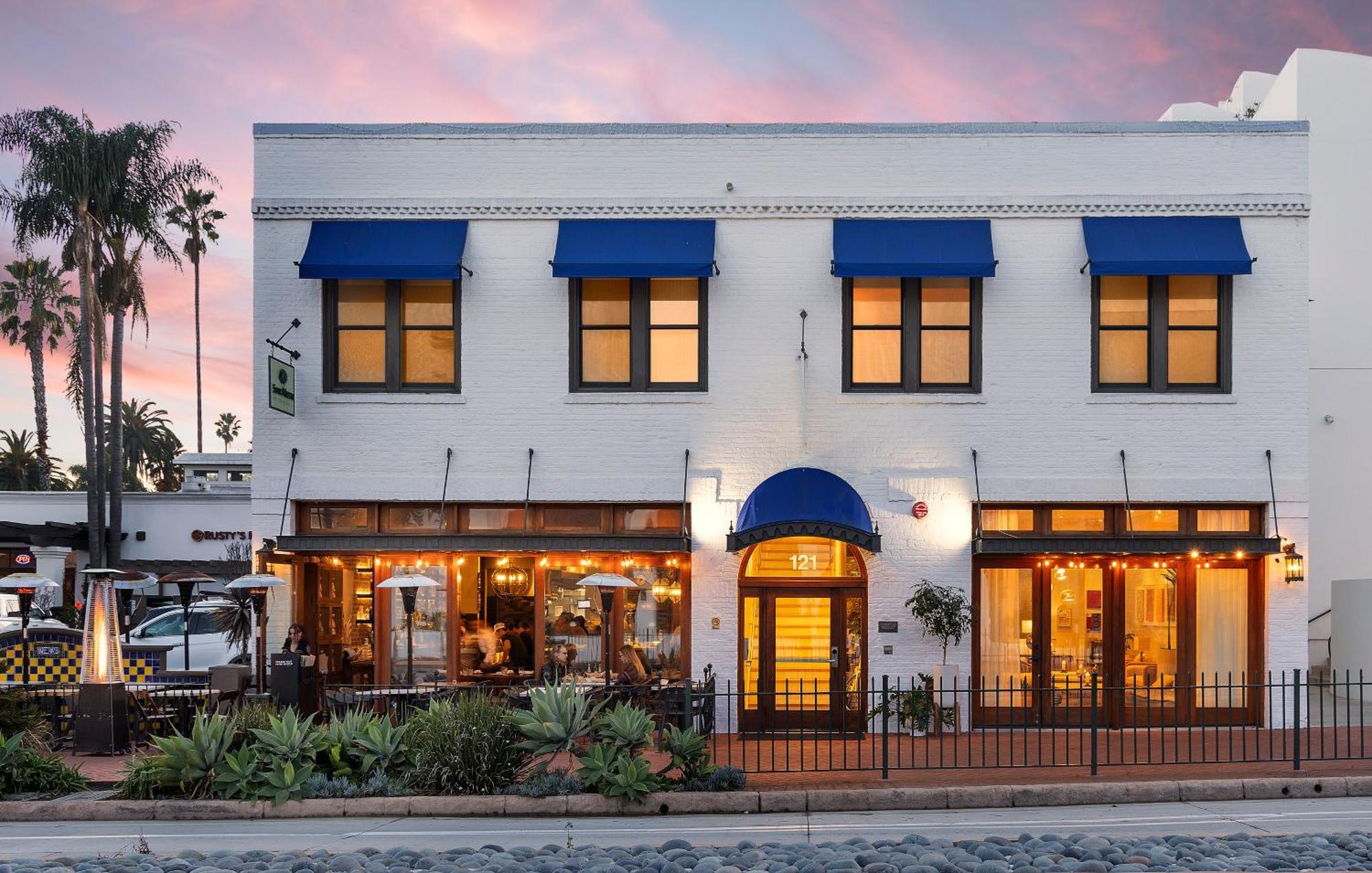 Riviera House Hotel