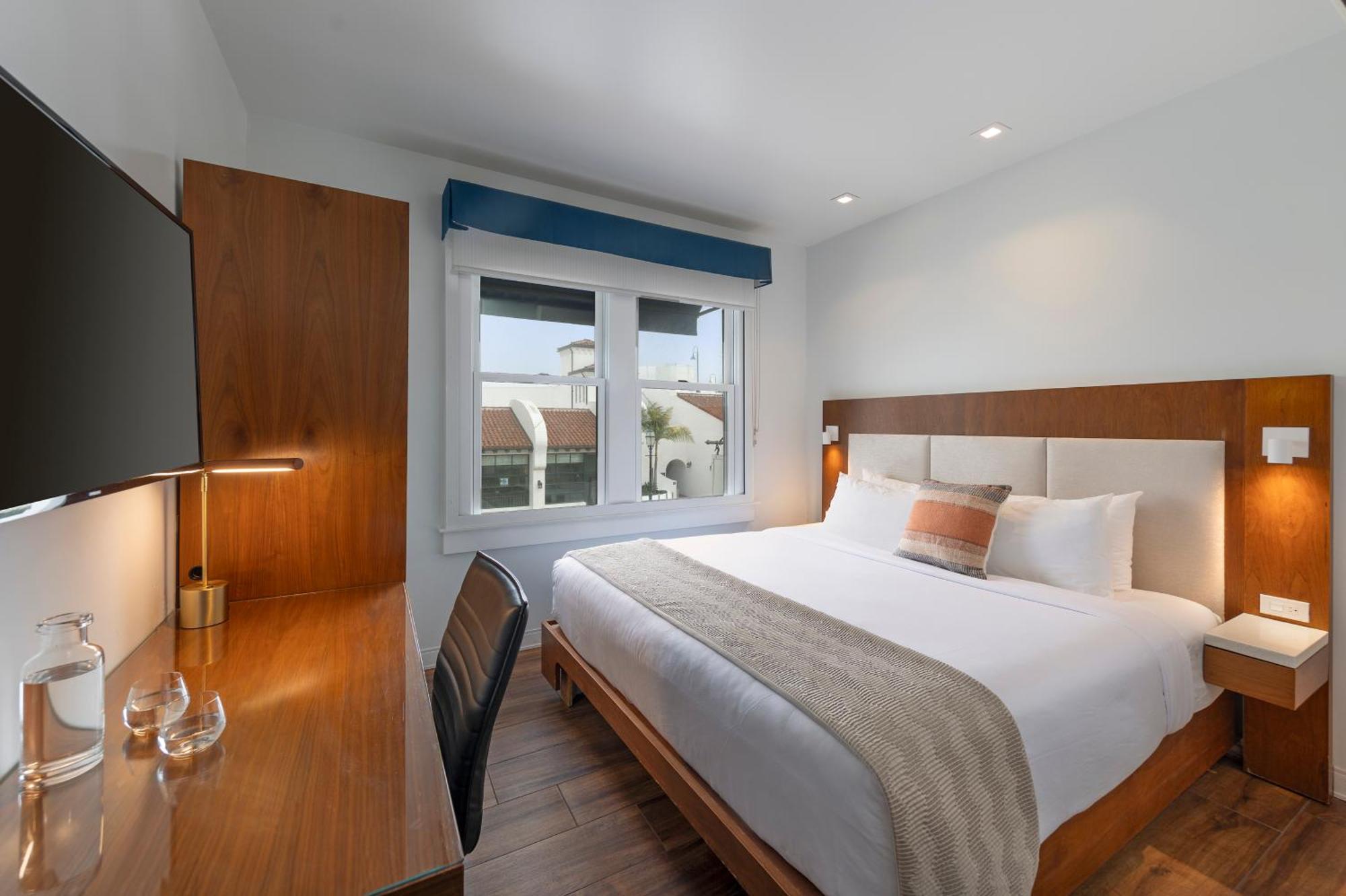 Riviera House Hotel