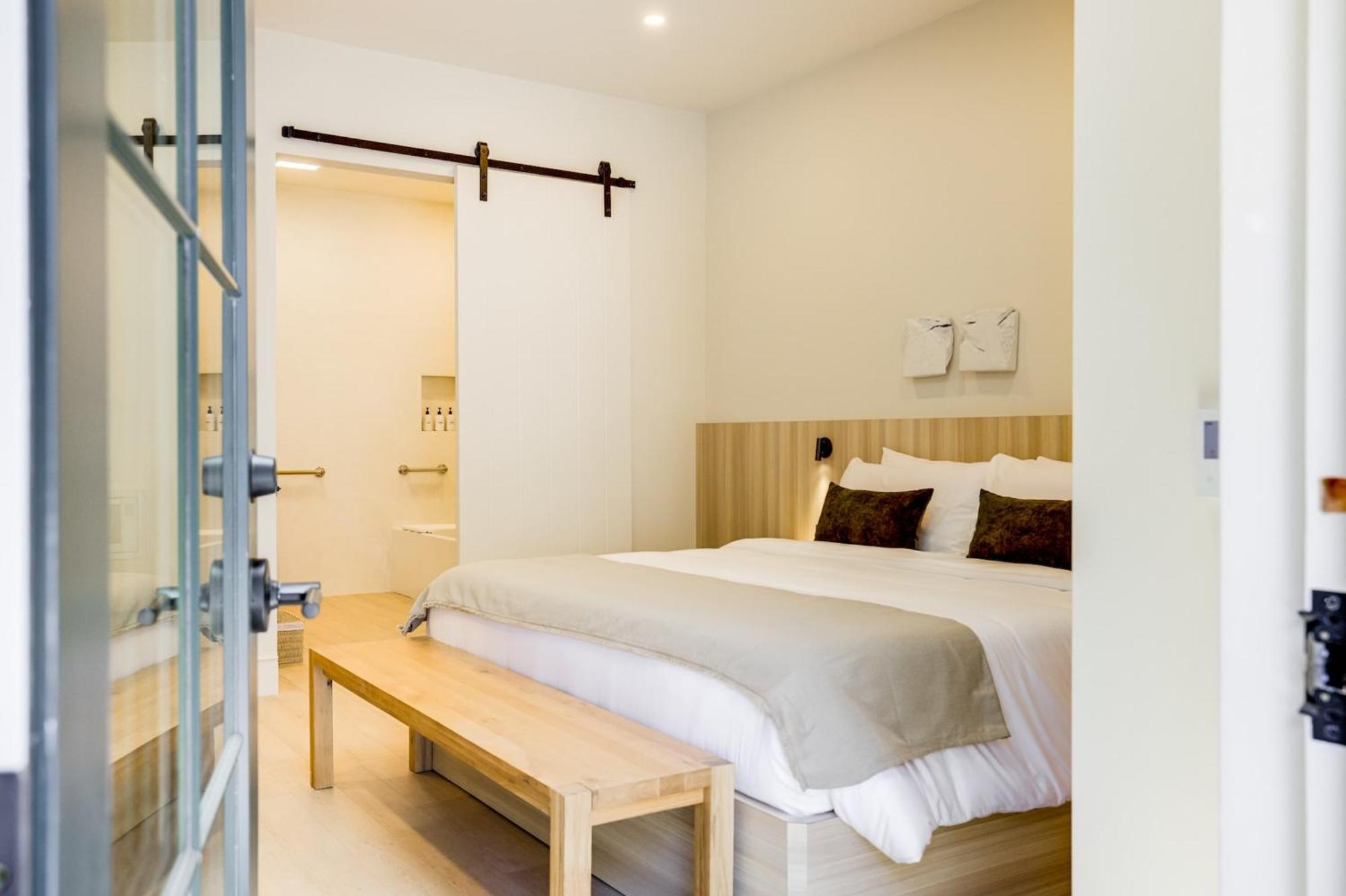 Casa De La Vina - Boutique In Downtown Apartment *
