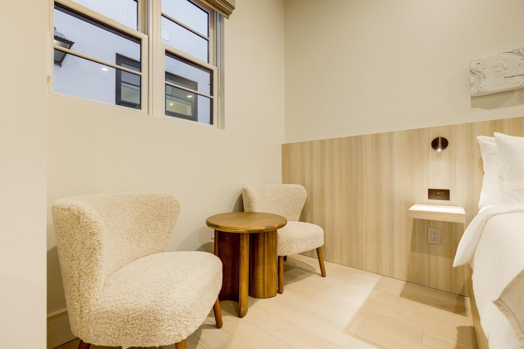 Casa De La Vina - Boutique In Downtown Apartment