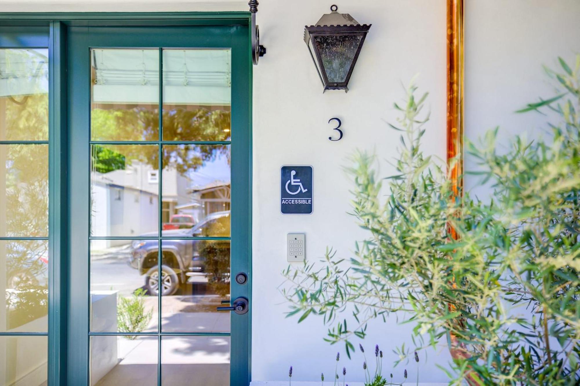 Casa De La Vina - Boutique In Downtown Apartment