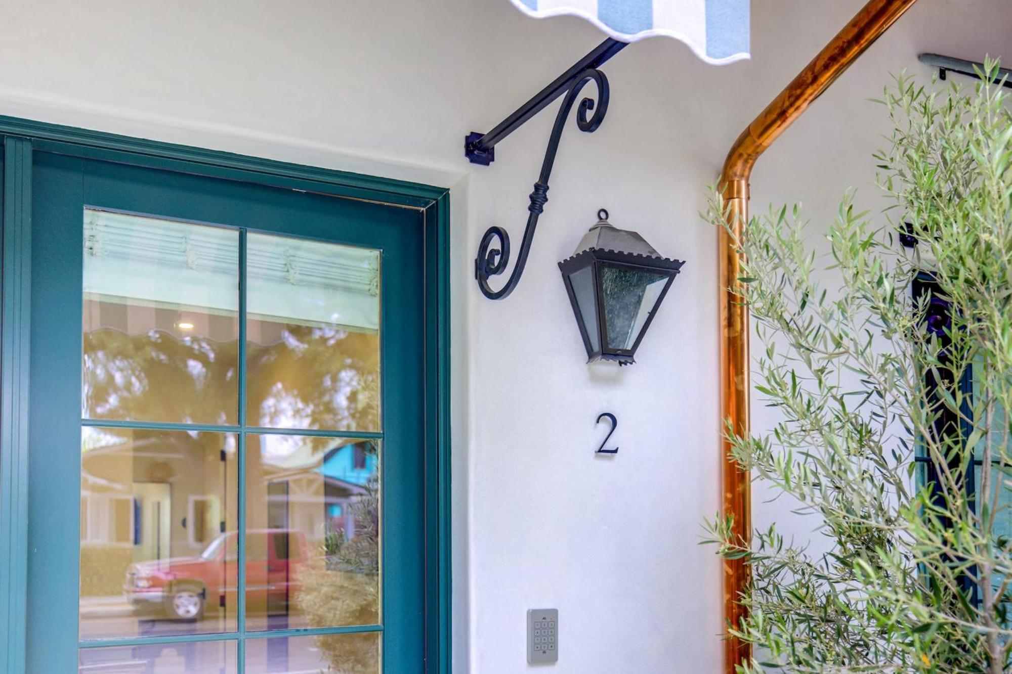 Casa De La Vina - Boutique In Downtown Apartment *