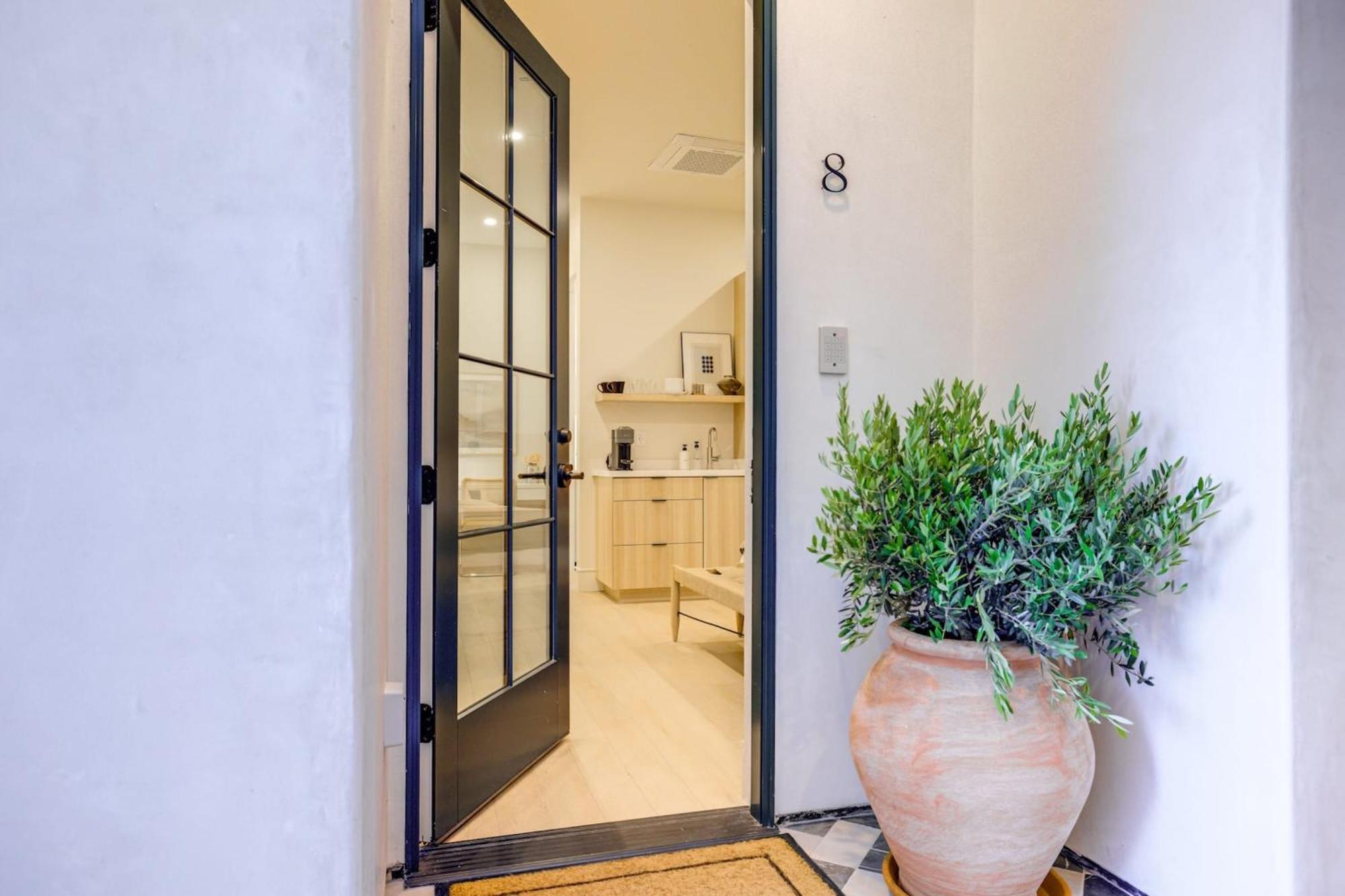 Casa De La Vina - Boutique In Downtown Apartment Santa Barbara