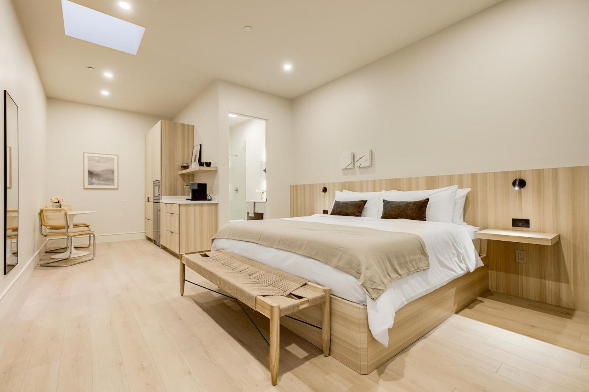 Casa De La Vina - Boutique In Downtown Apartment