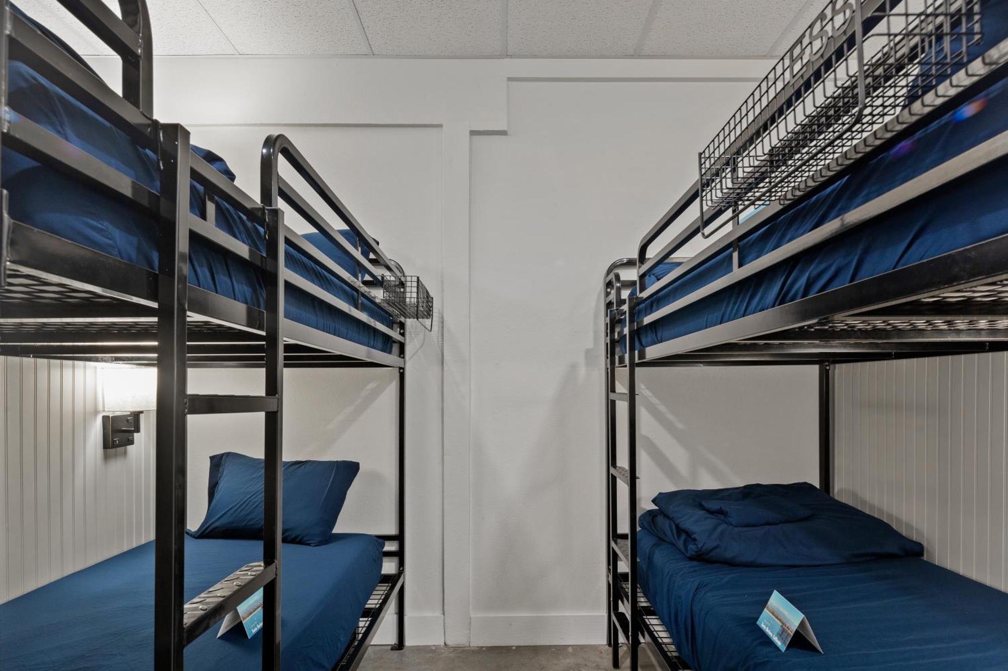 Ith Hostel *