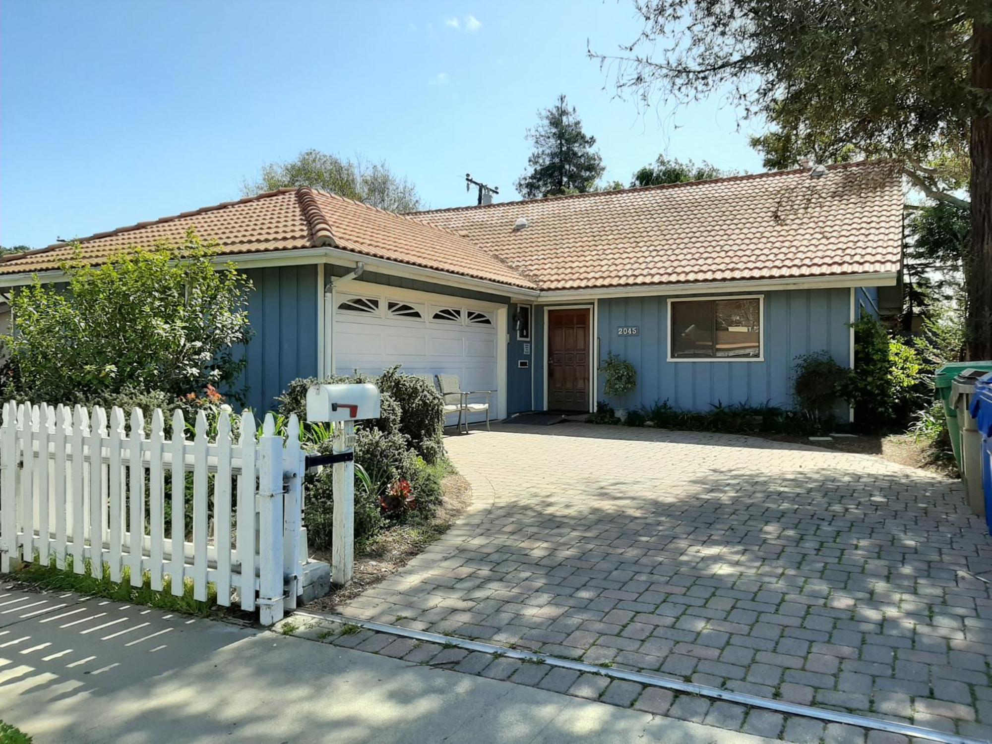 La Mesa House, A Large Modern Santa Barbara