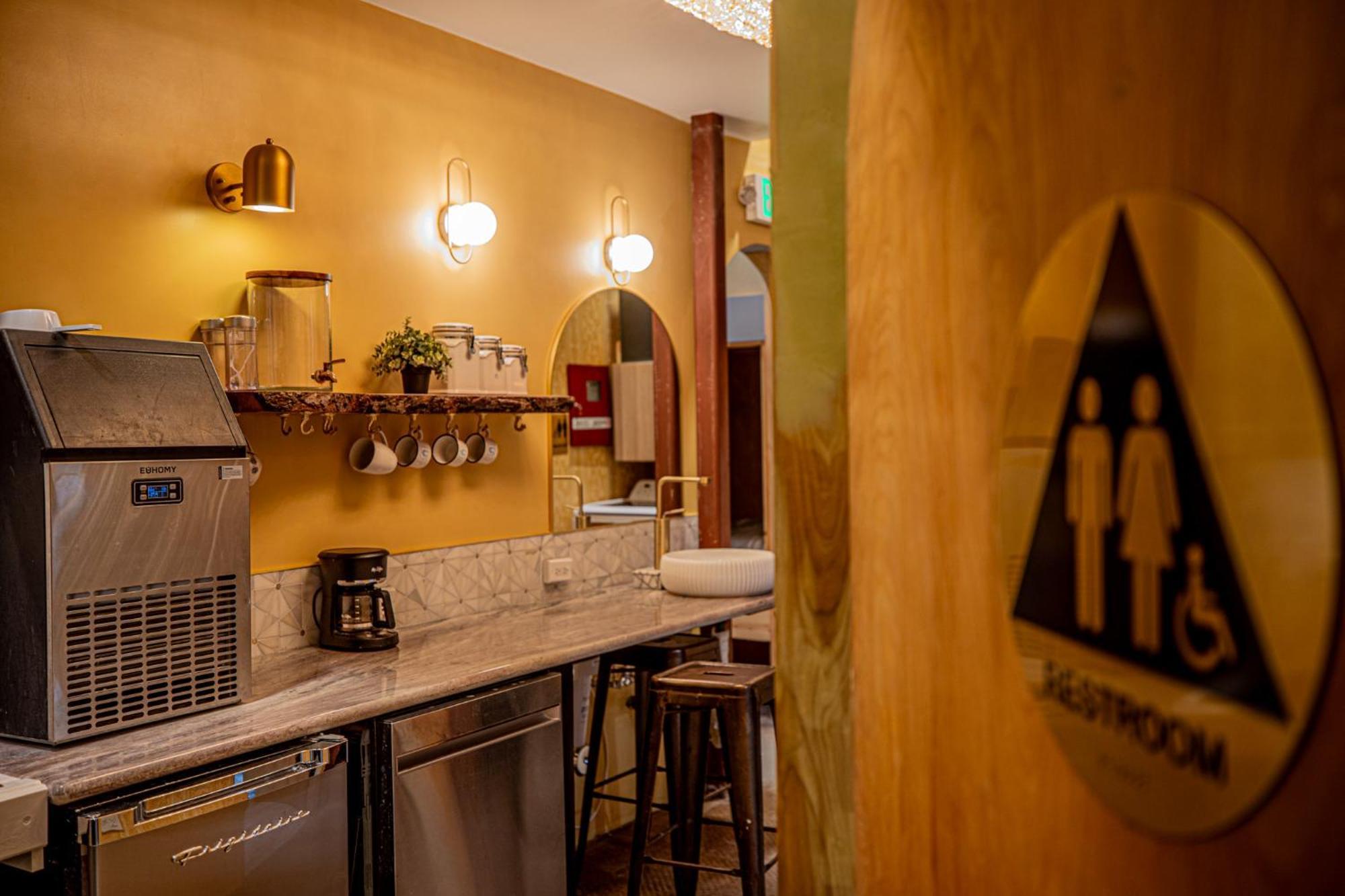 Hostel Social - Santa Barbara's First On State Street