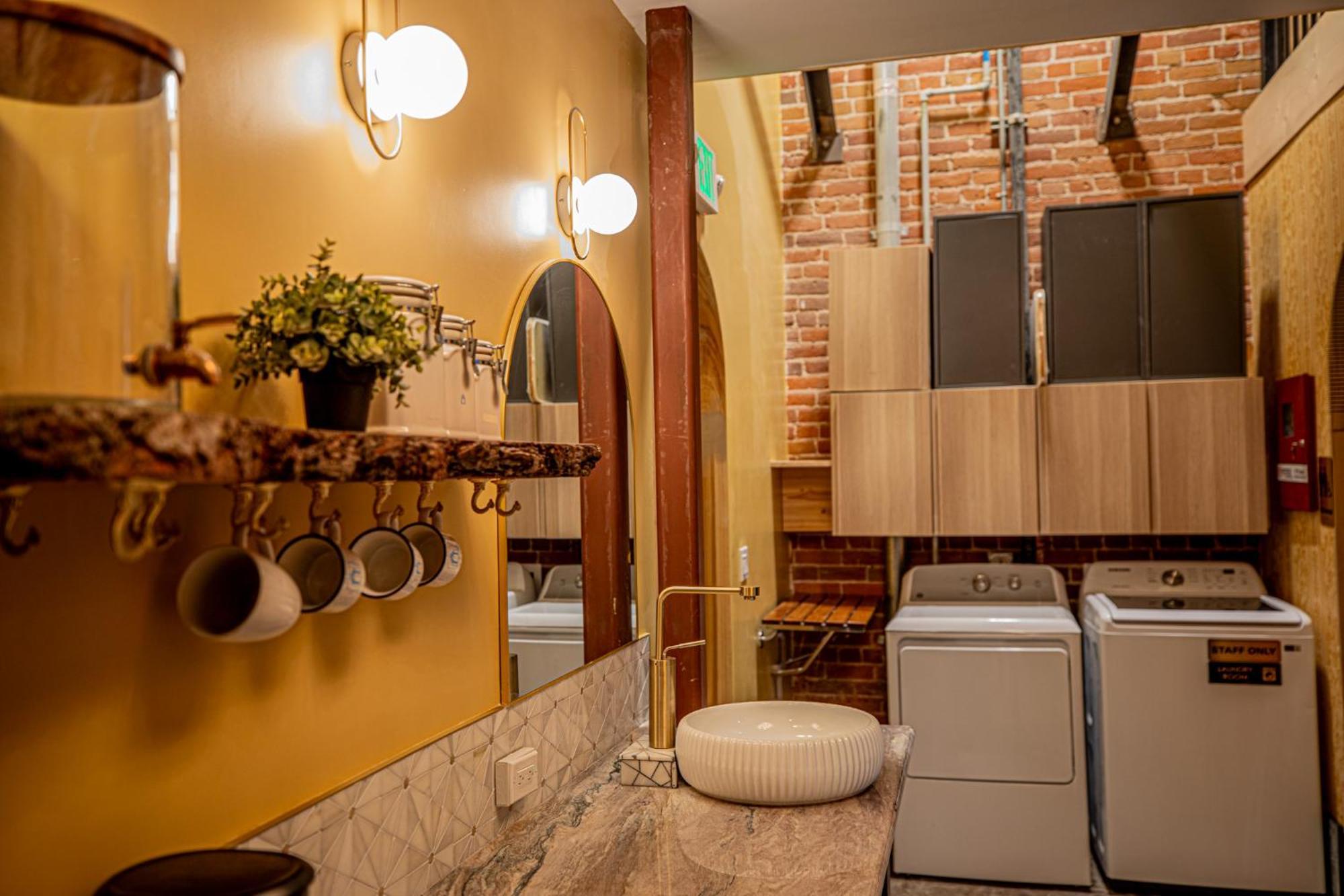 Social - Santa Barbara's First On State Street Hostel