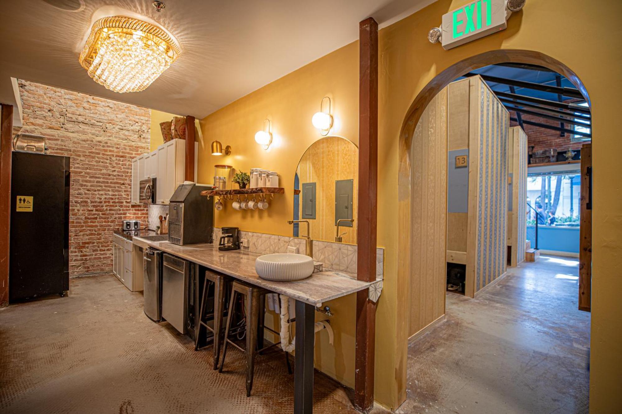 Social - Santa Barbara's First On State Street Hostel