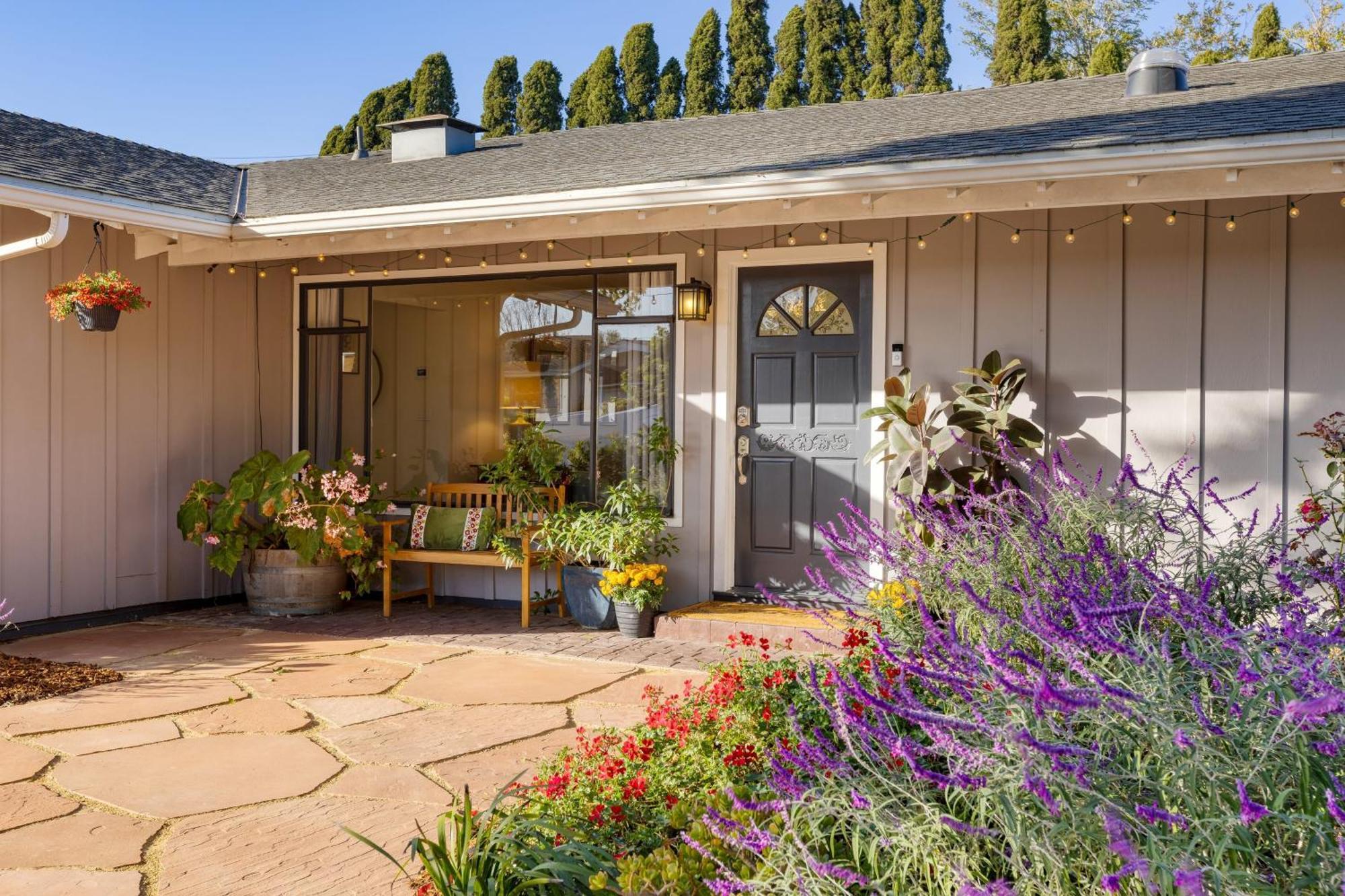 Holiday home Hummingbird Haven By Avantstay Dog-friendly Near The Huge Yardhot Tub *