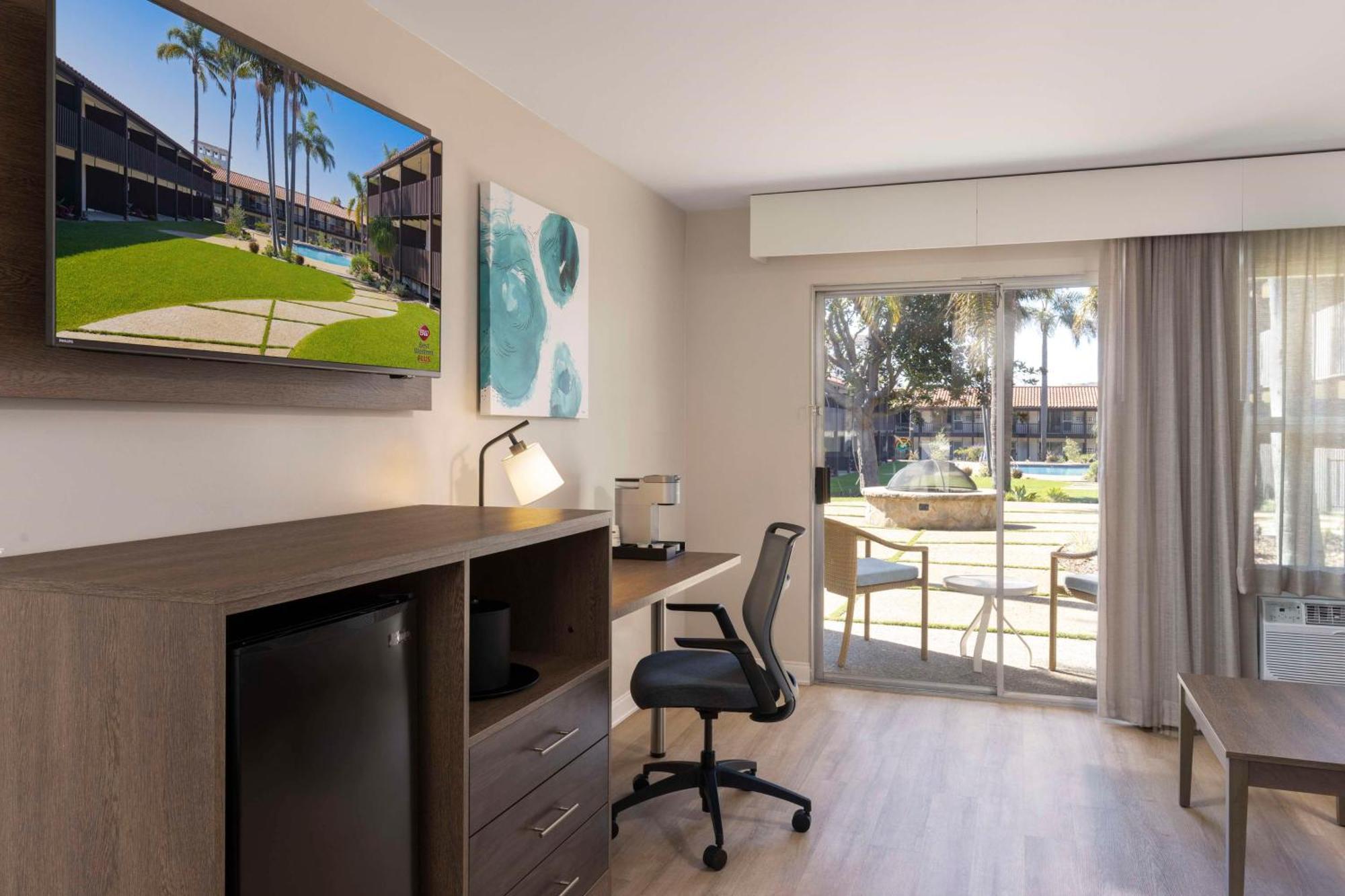 Western Pepper Tree Hotel