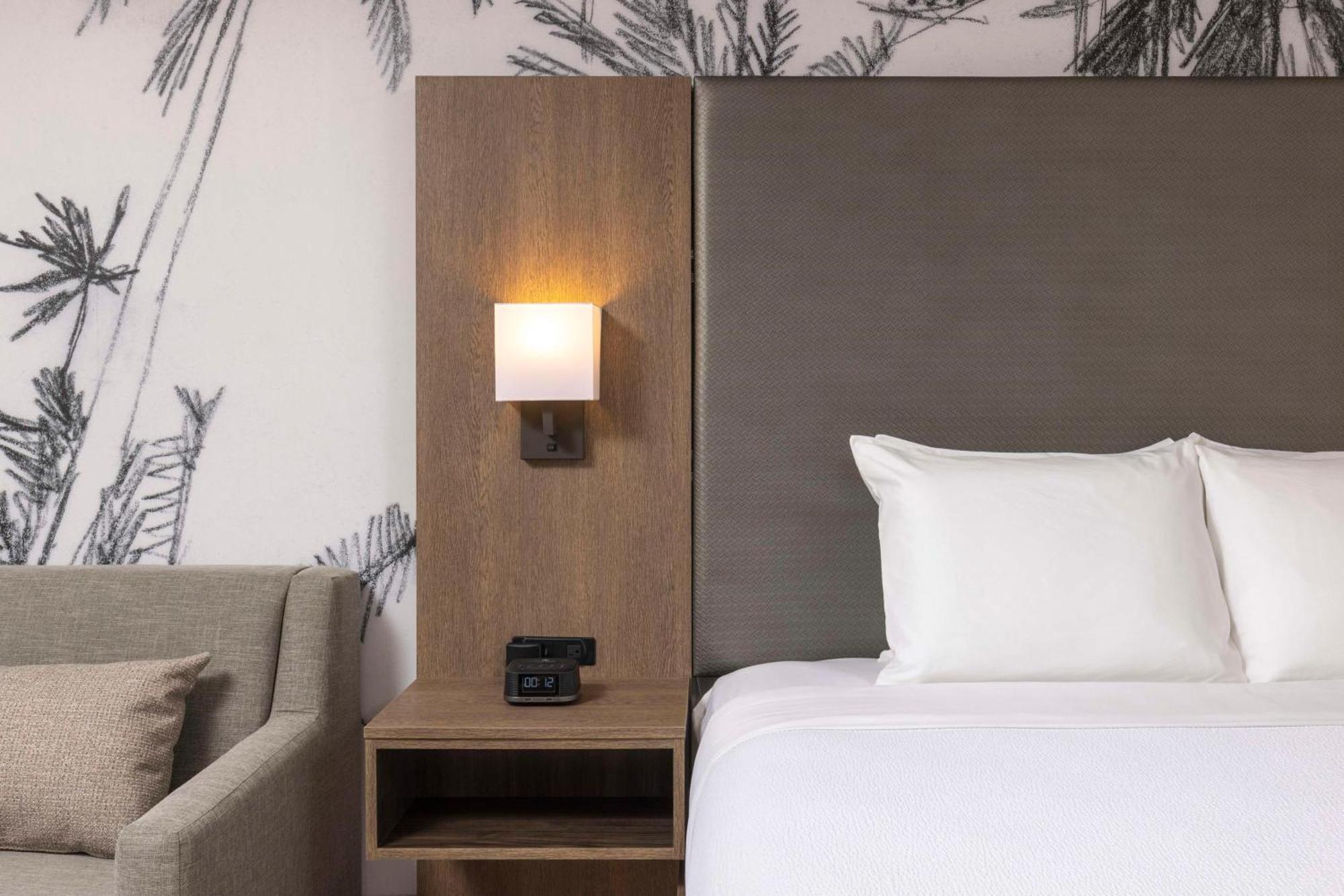 Hotel Western Pepper Tree 3*
