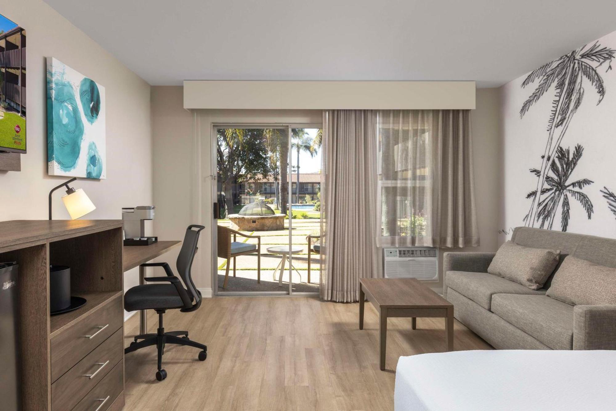 Western Pepper Tree Hotel