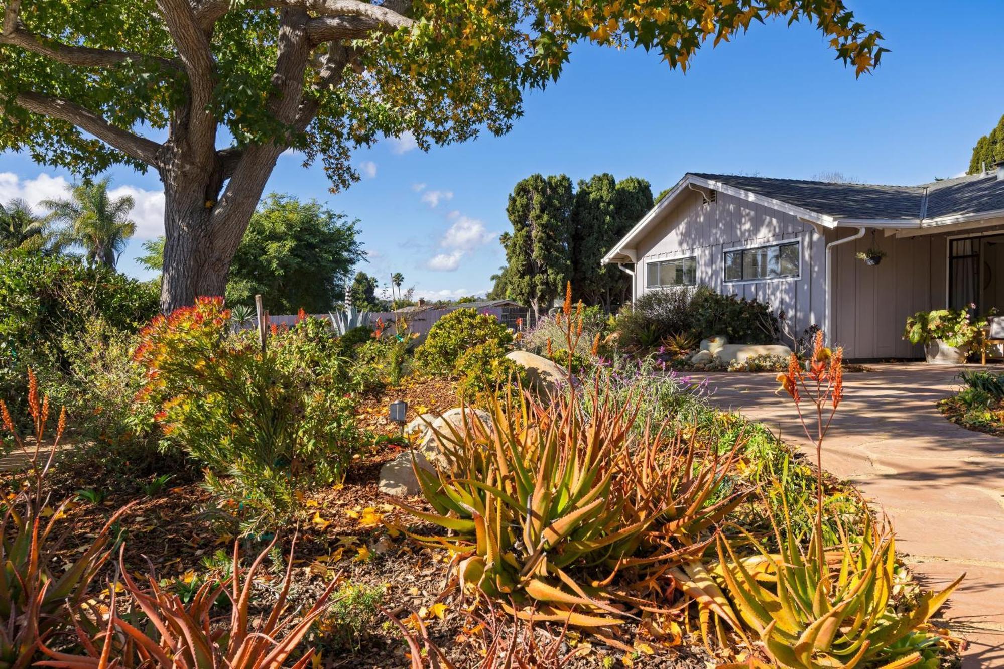 Holiday home Hummingbird Haven By Avantstay Dog-friendly Near The Huge Yardhot Tub