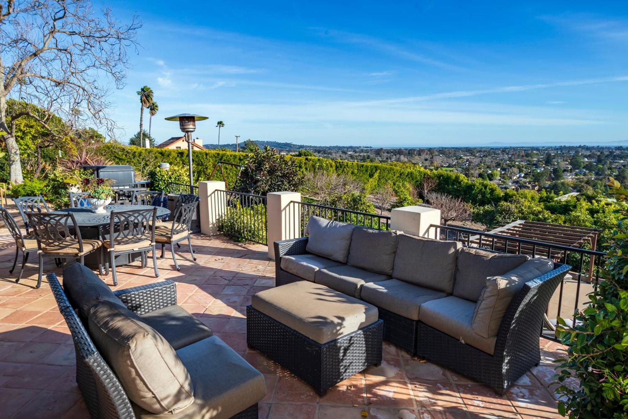 Luxury Atop The Hills *