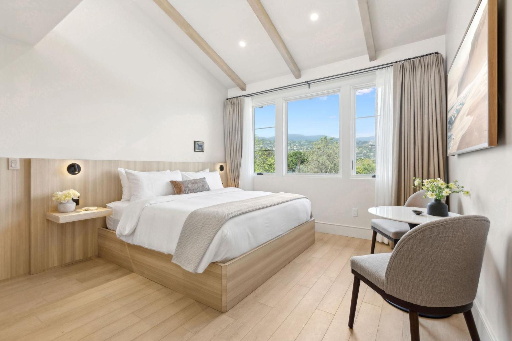 Casa Riviera - Boutique Suites In Downtown Santa Barbara *